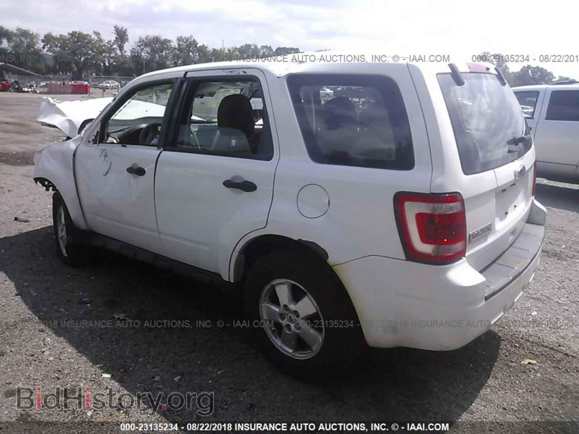 2012 Ford Escape - VIN: 1FMCU9C78CKB13861 - Photo 3