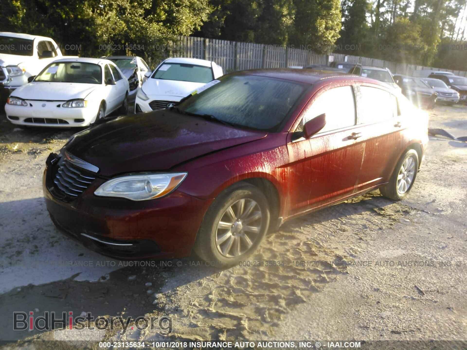 2011 Chrysler 200 - VIN: 1C3BC1FB2BN527854 - Photo 2