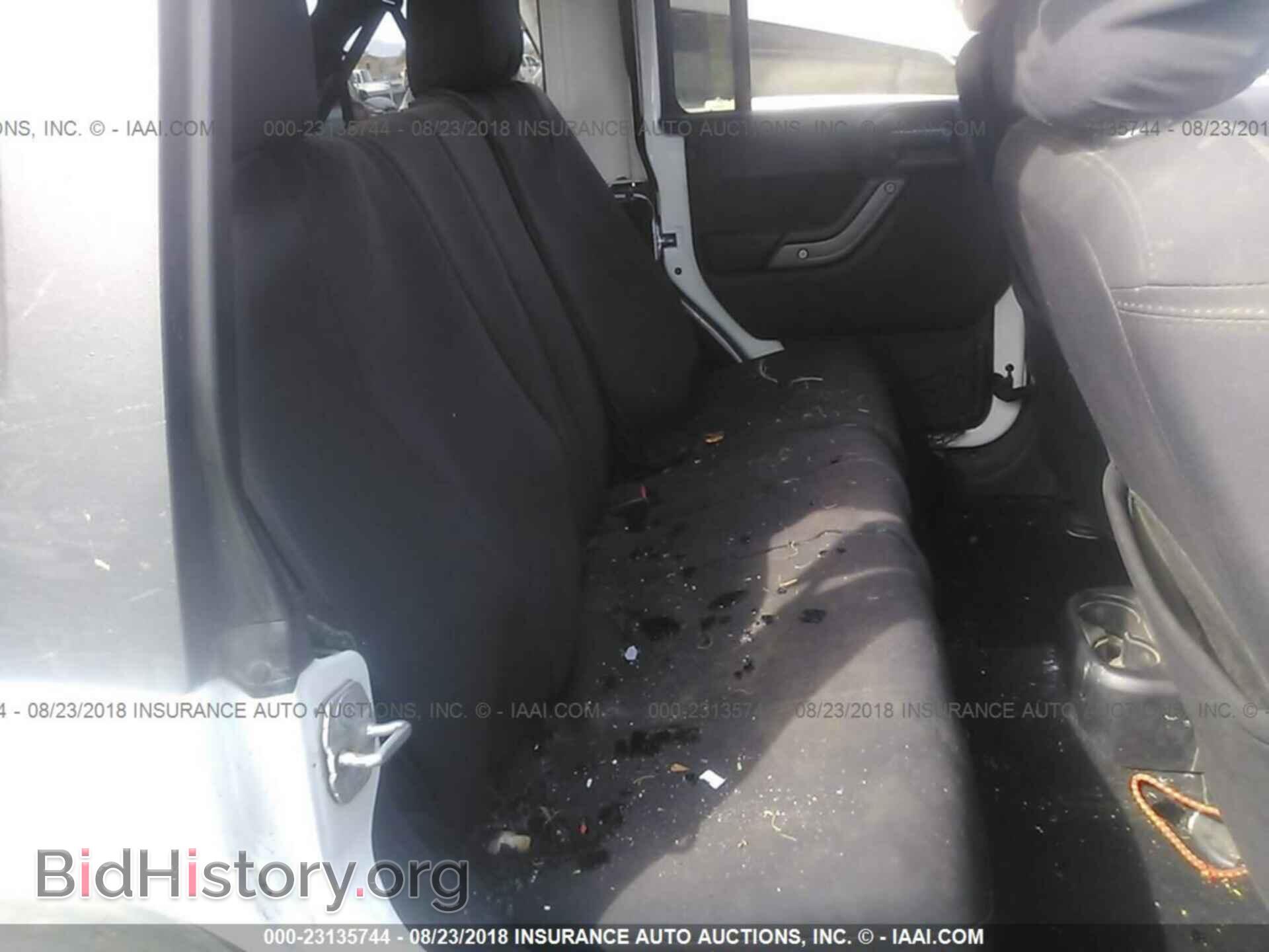 2014 Jeep Wrangler - VIN: 1C4BJWDG1EL245010 - Фото 8