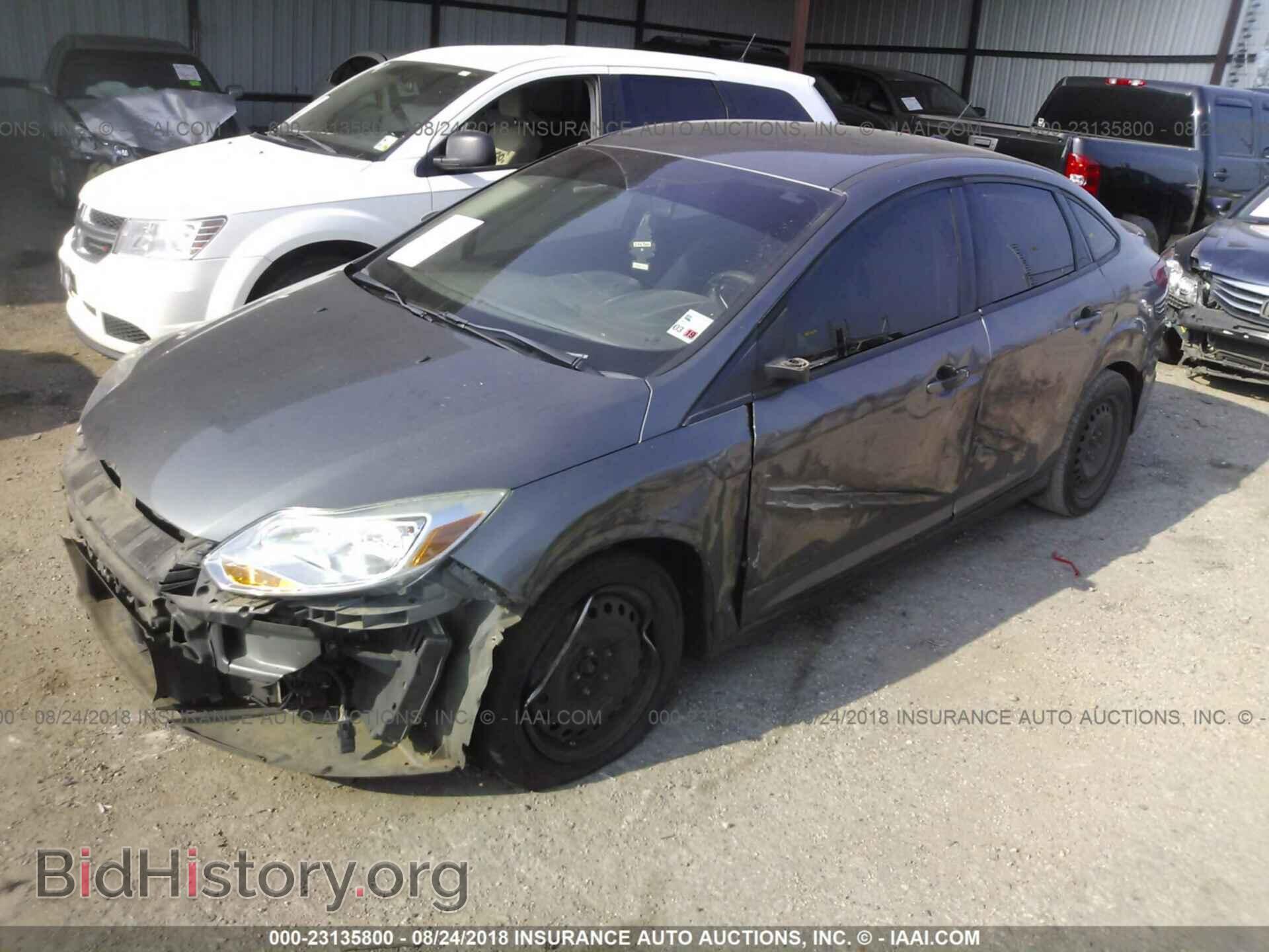2013 Ford Focus - VIN: 1FADP3F28DL189322 - Photo 2