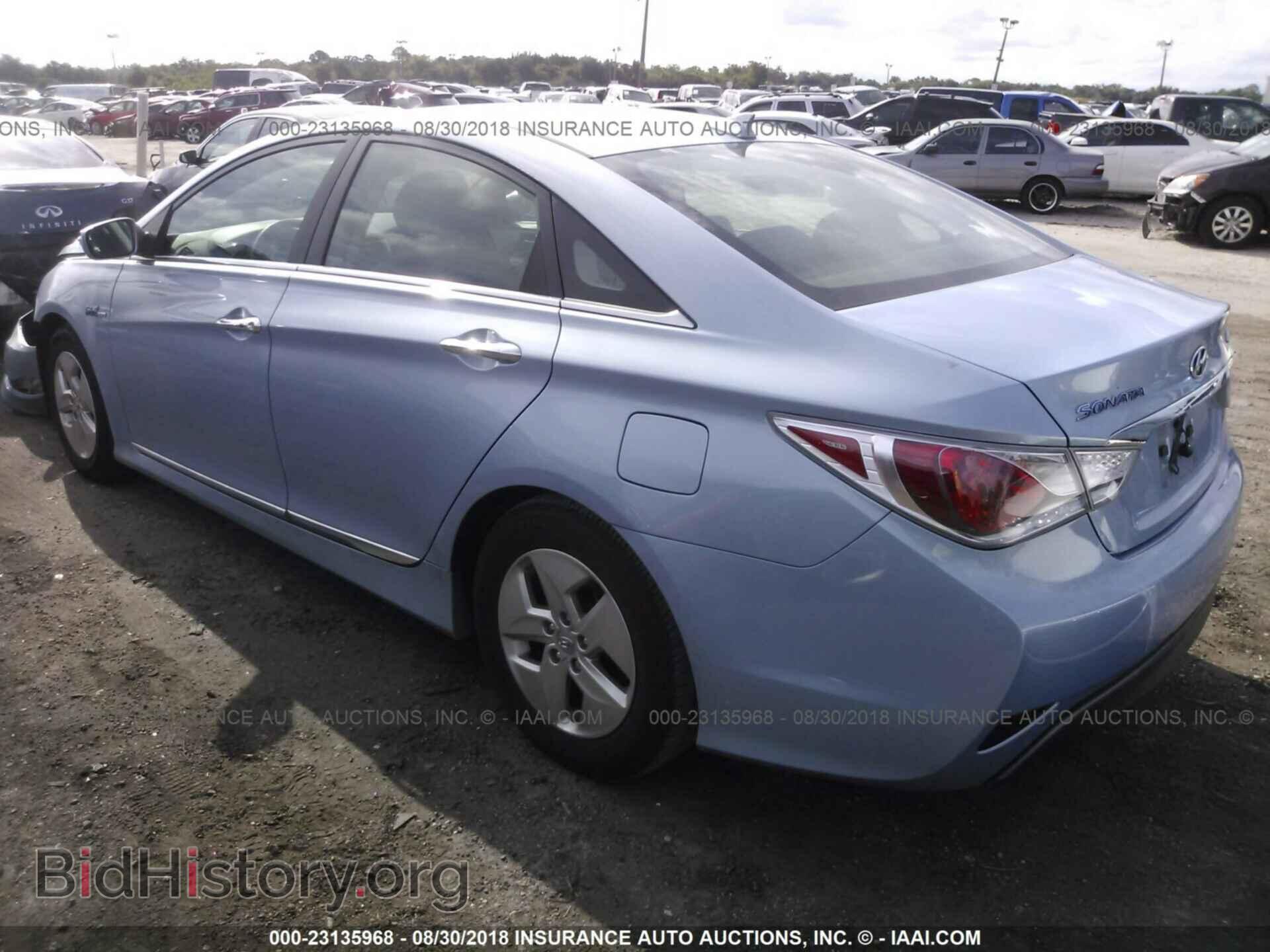 2012 Hyundai Sonata - VIN: KMHEC4A44CA027475 - Фото 3