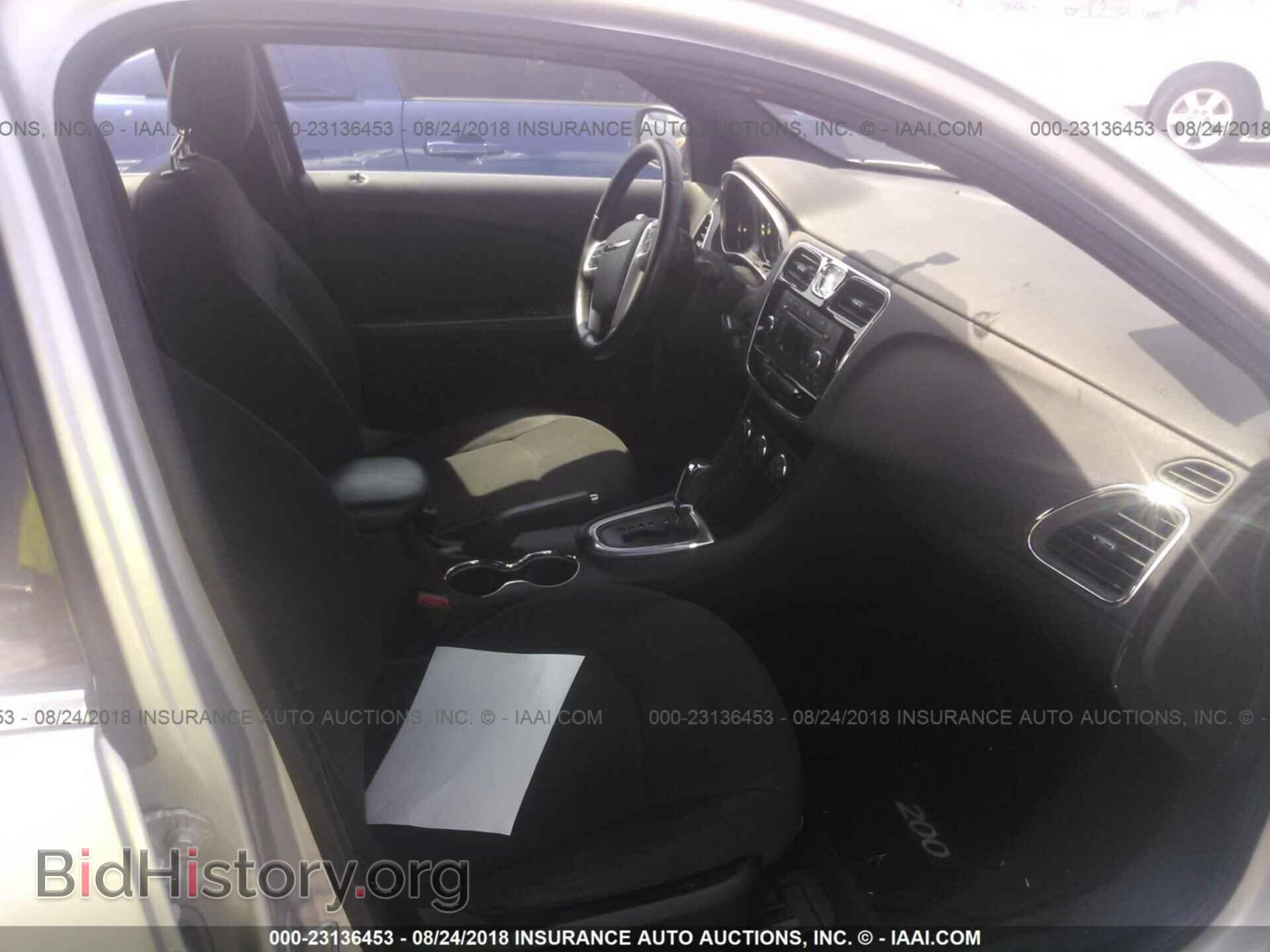 2011 Chrysler 200 - VIN: 1C3BC1FB2BN575256 - Photo 5