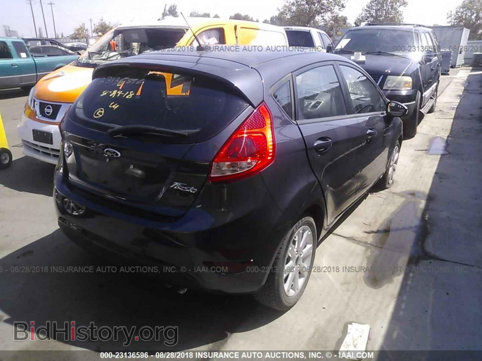2013 Ford Fiesta - VIN: 3FADP4EJ1DM109467 - Фото 4