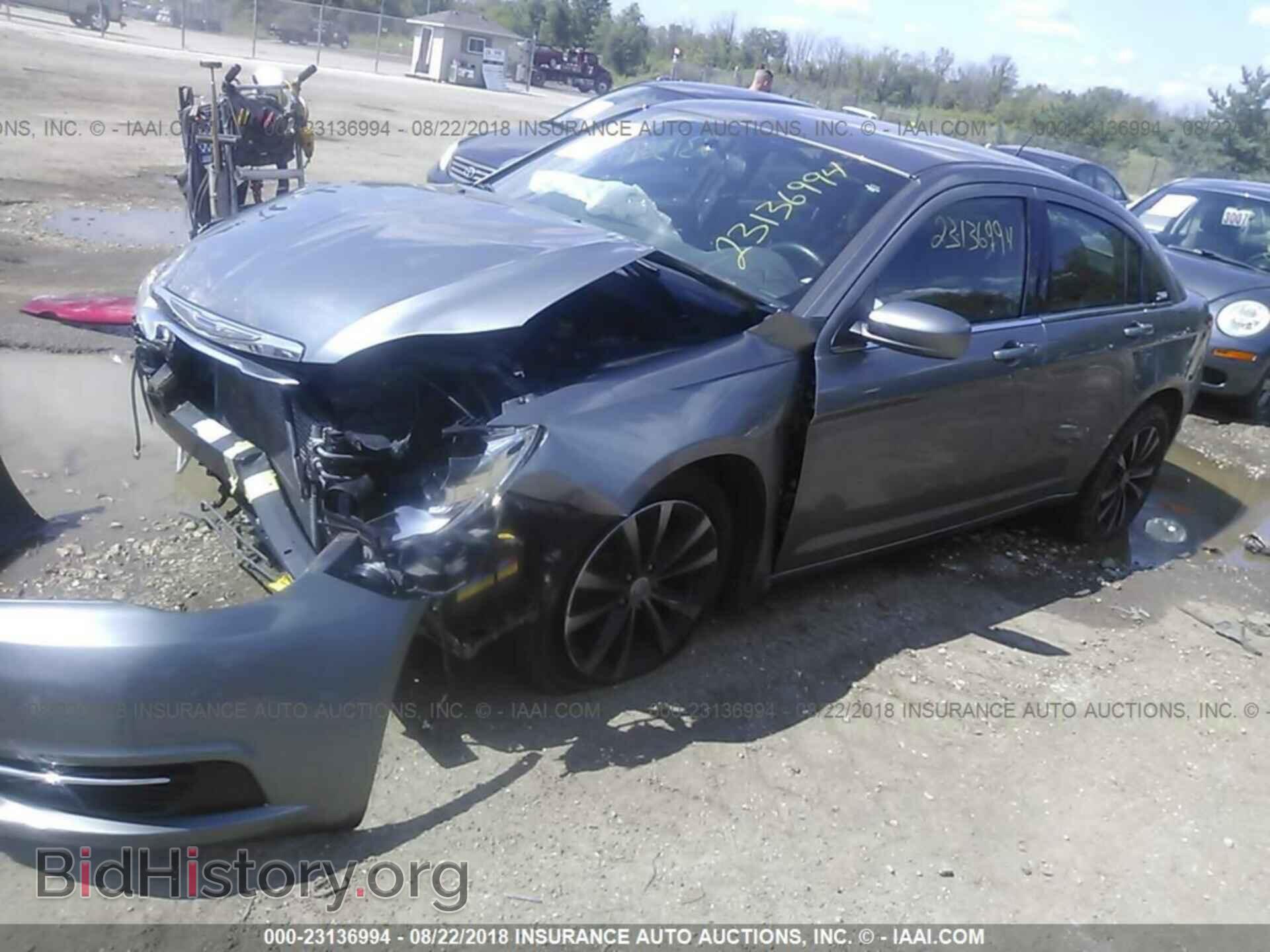 2013 Chrysler 200 - VIN: 1C3CCBBB4DN679007 - Photo 2