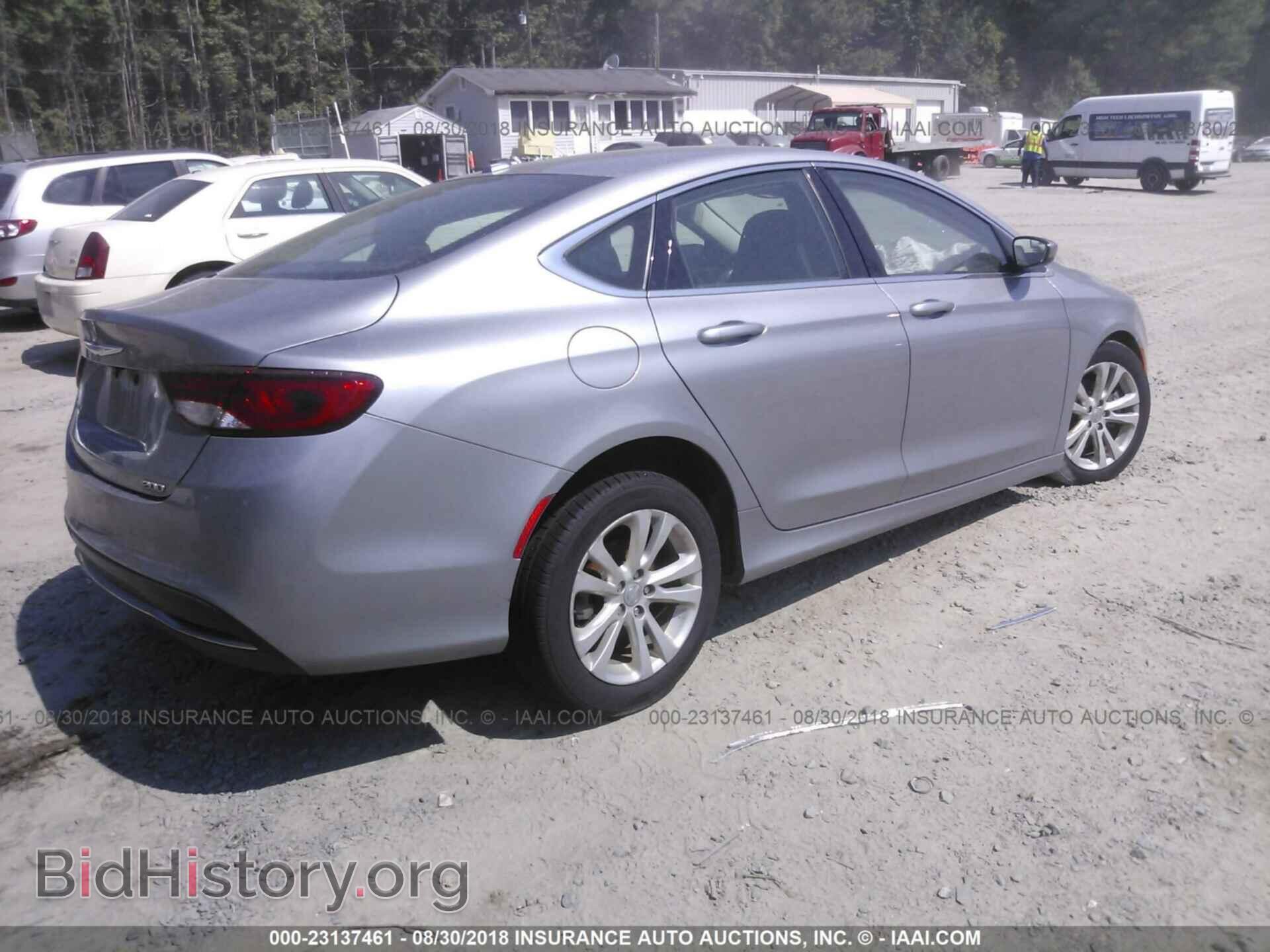 2015 Chrysler 200 - VIN: 1C3CCCAB1FN692596 - Photo 4