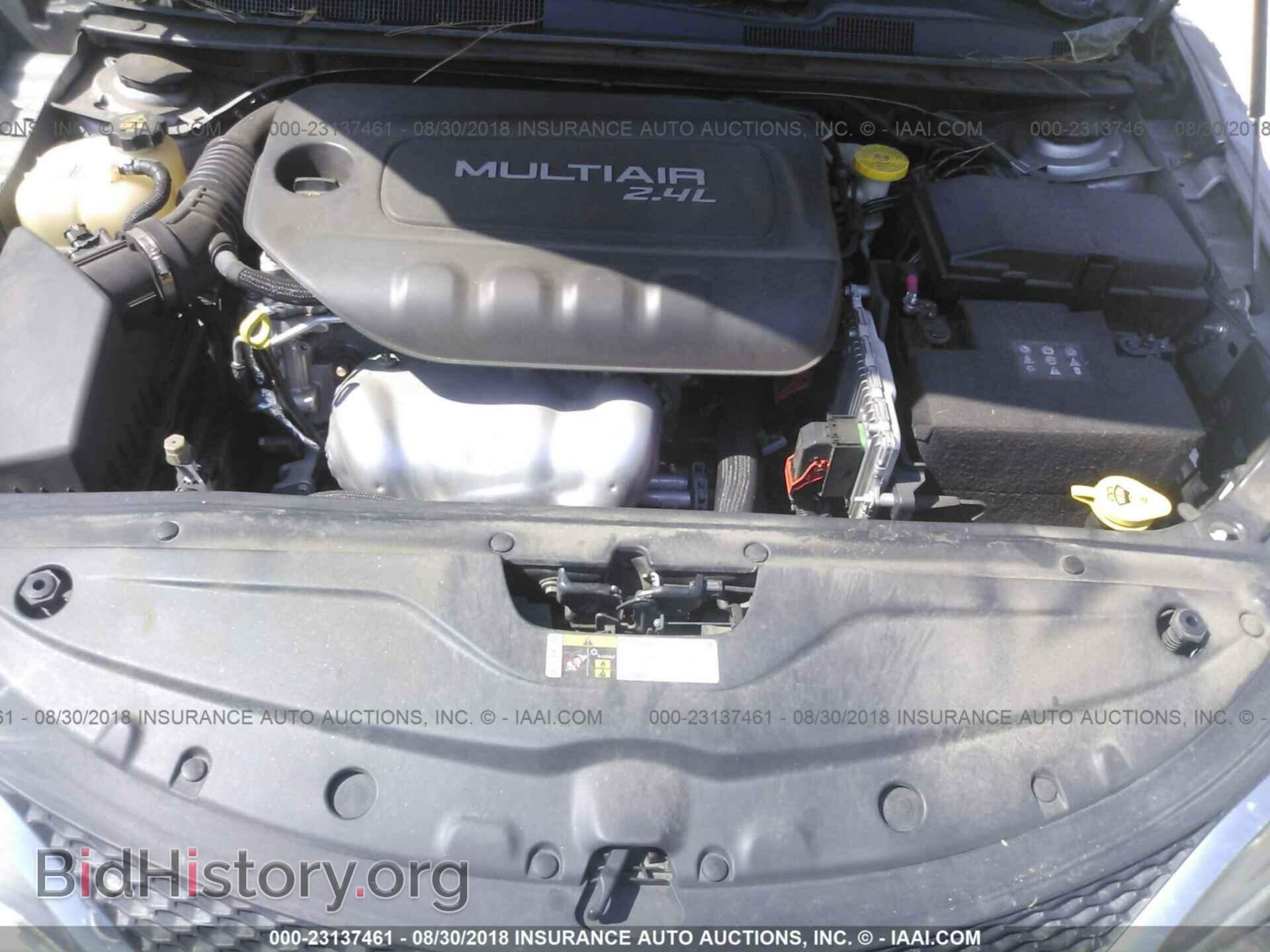 2015 Chrysler 200 - VIN: 1C3CCCAB1FN692596 - Photo 10
