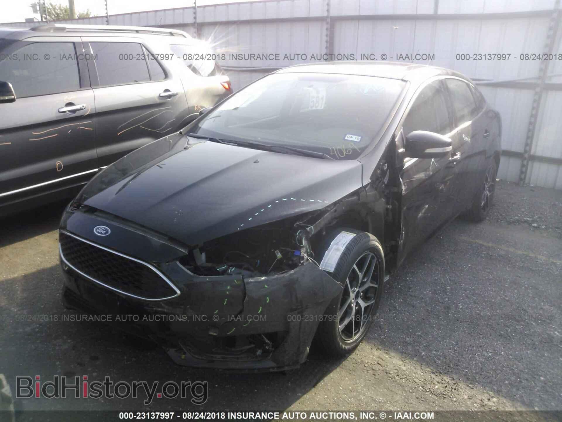 2017 Ford Focus - VIN: 1FADP3H22HL214069 - Photo 2
