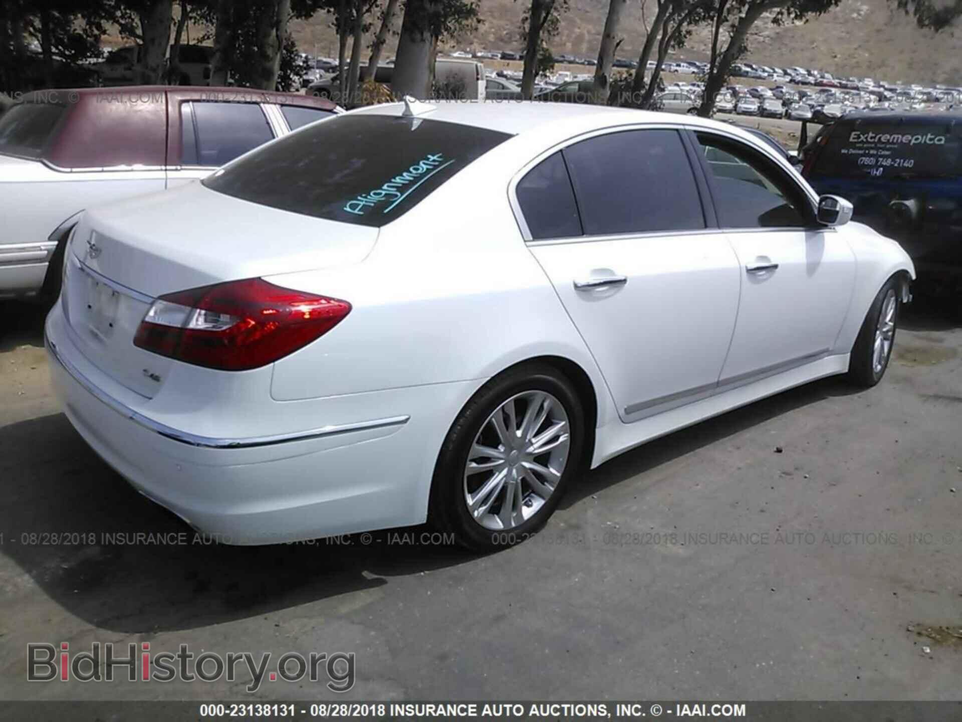 2012 Hyundai Genesis - VIN: KMHGC4DF7CU174684 - Фото 4
