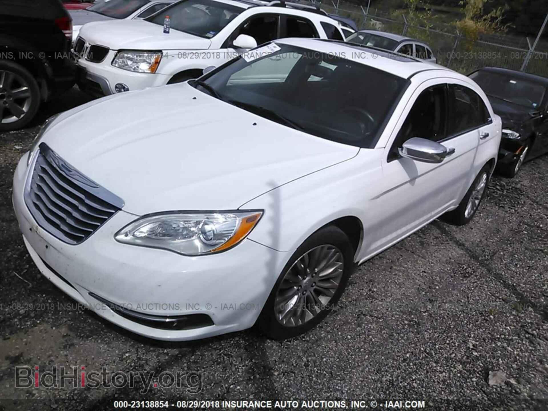 2012 Chrysler 200 - VIN: 1C3CCBCG7CN164933 - Фото 2