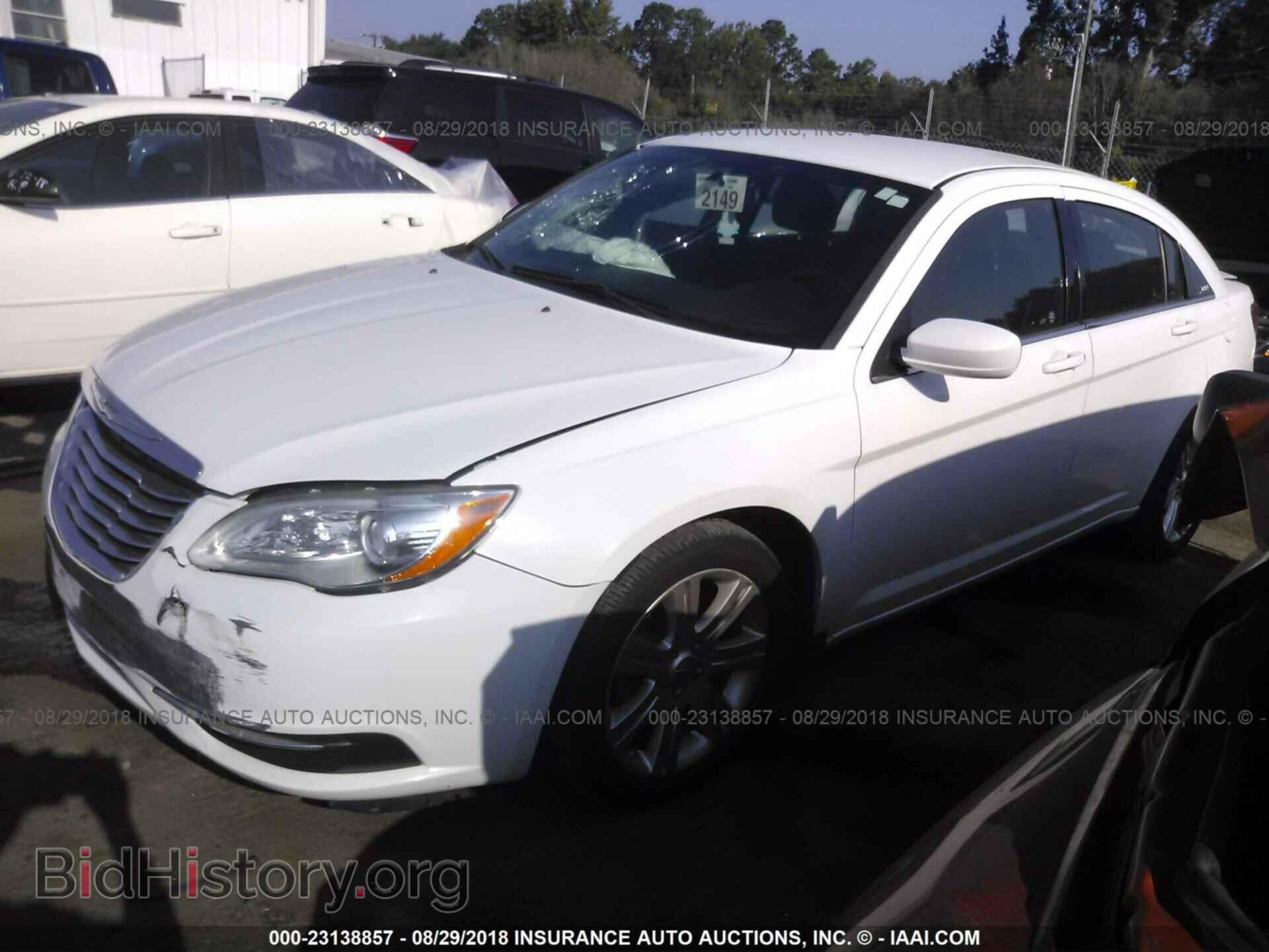 2013 Chrysler 200 - VIN: 1C3CCBAB7DN704659 - Photo 2