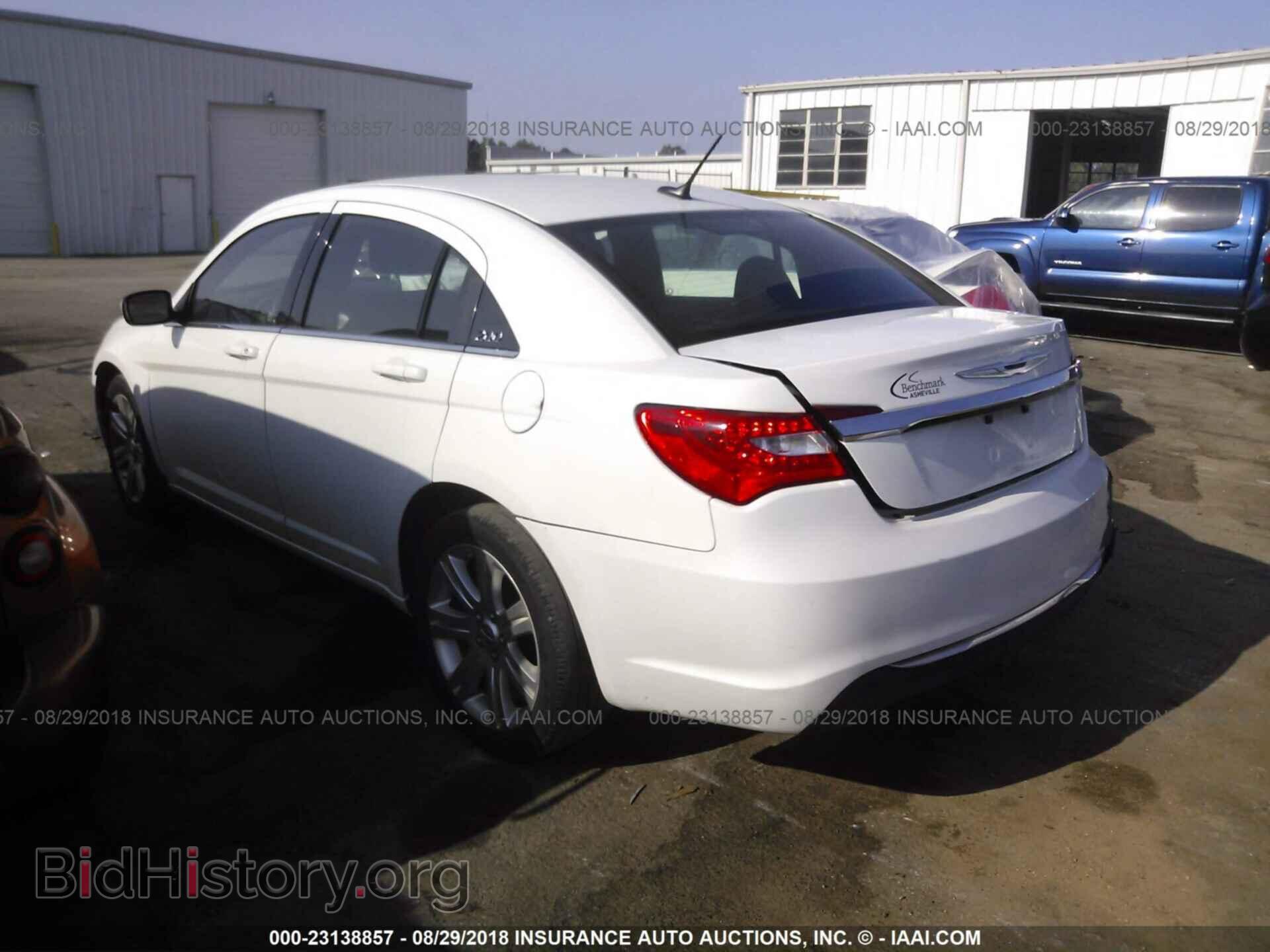 2013 Chrysler 200 - VIN: 1C3CCBAB7DN704659 - Photo 3