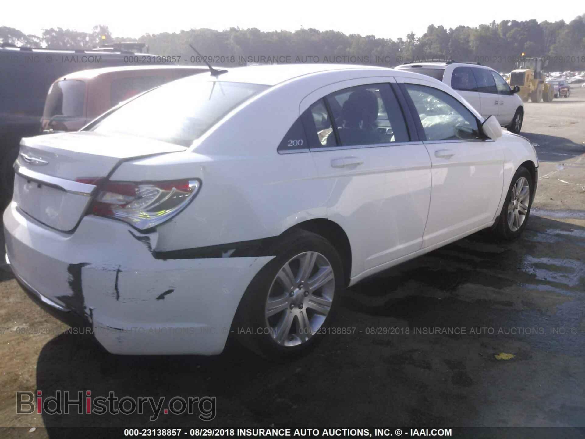 2013 Chrysler 200 - VIN: 1C3CCBAB7DN704659 - Photo 4