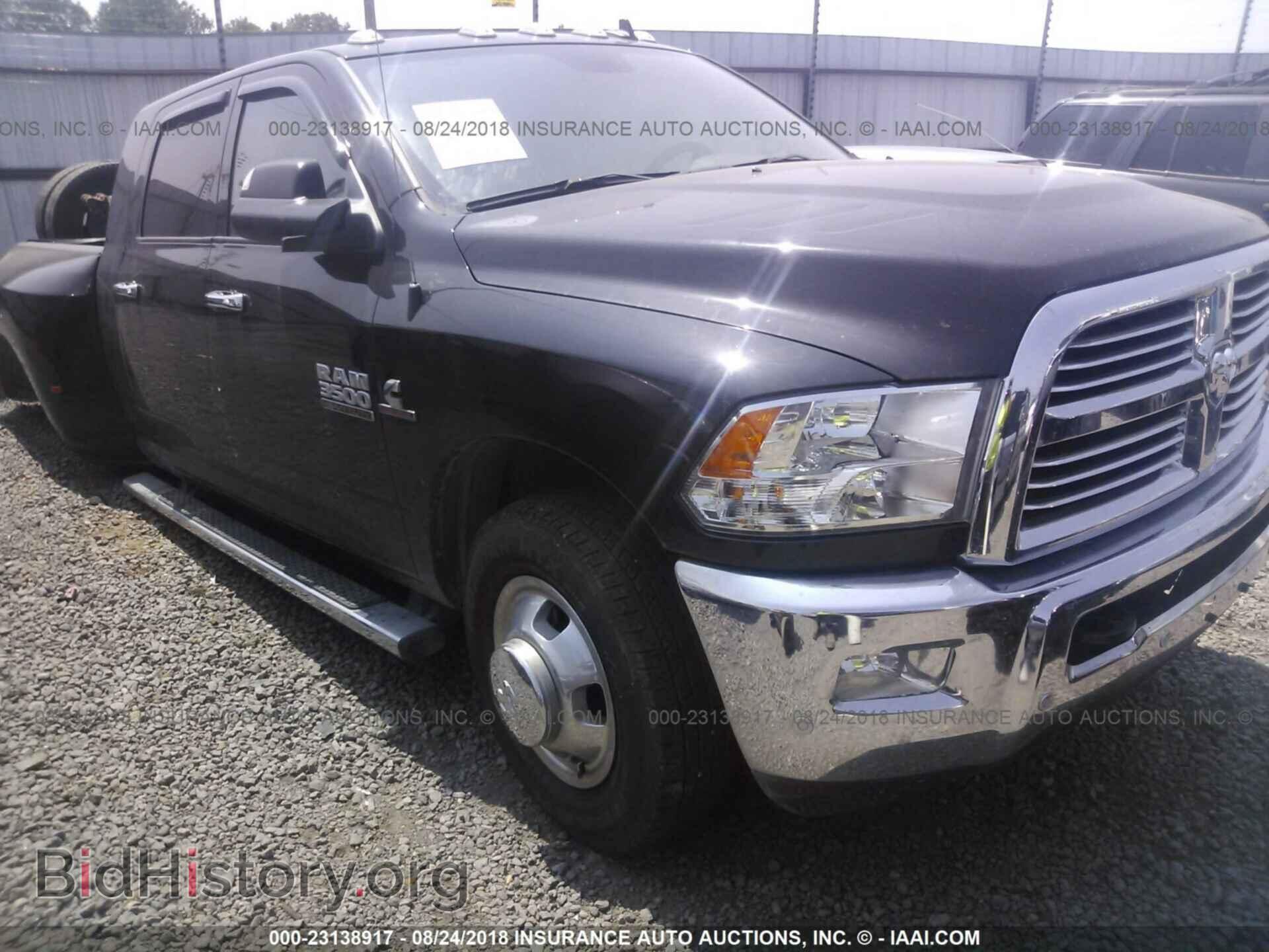2017 Ram 3500 - VIN: 3C63RPLL3HG762142 - Фото 2