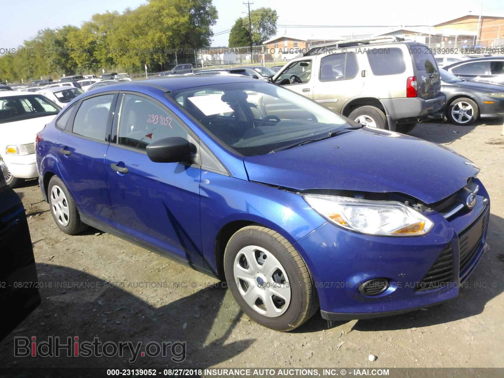 Photo 1FAHP3E2XCL462018 - Ford Focus 2012