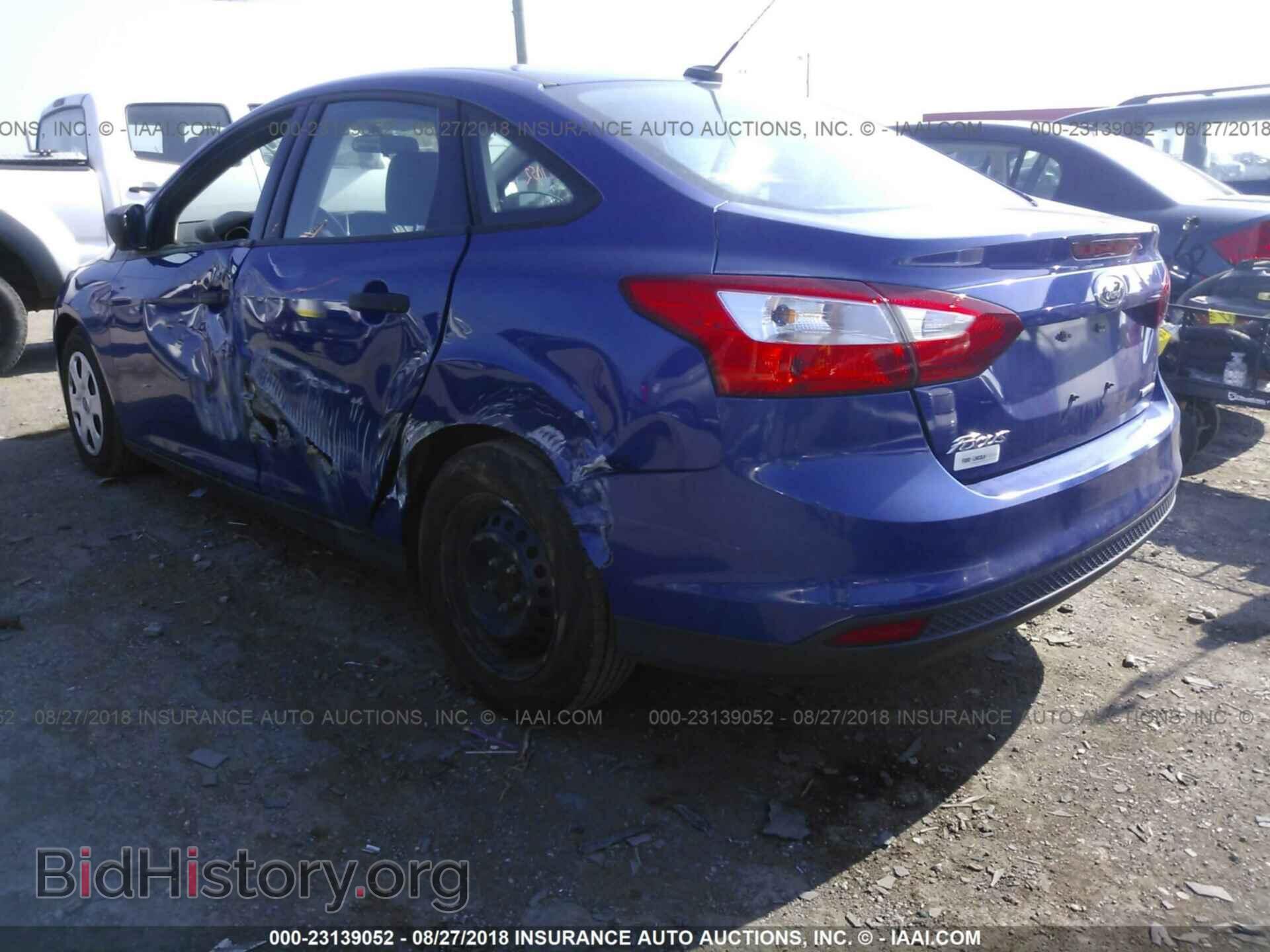 2012 Ford Focus - VIN: 1FAHP3E2XCL462018 - Photo 3