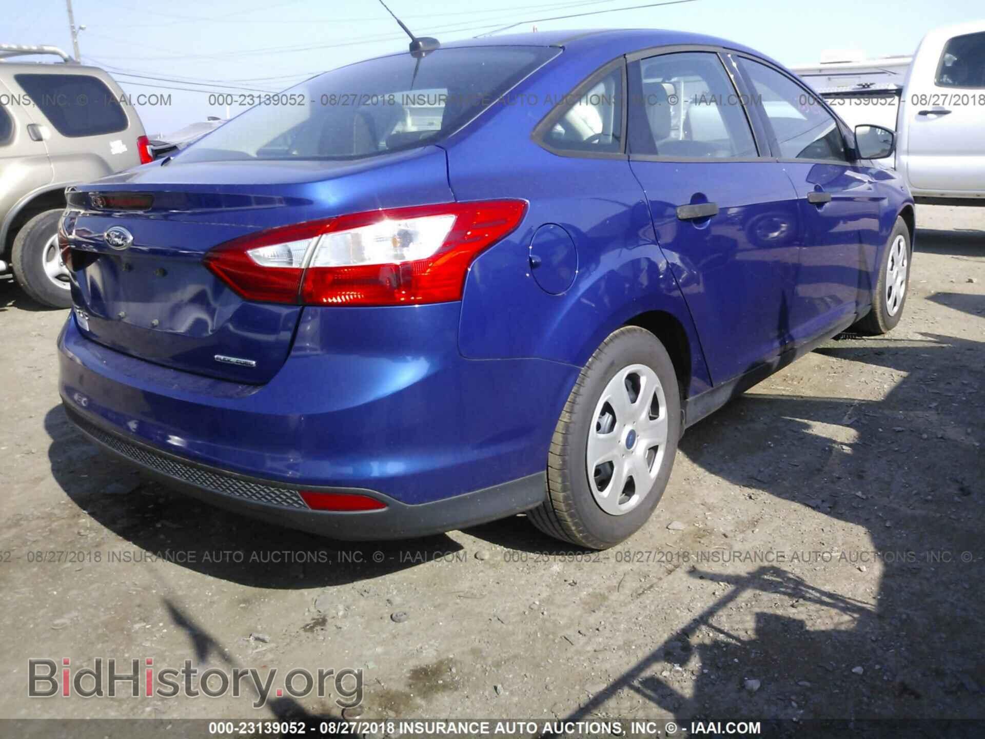 2012 Ford Focus - VIN: 1FAHP3E2XCL462018 - Photo 4