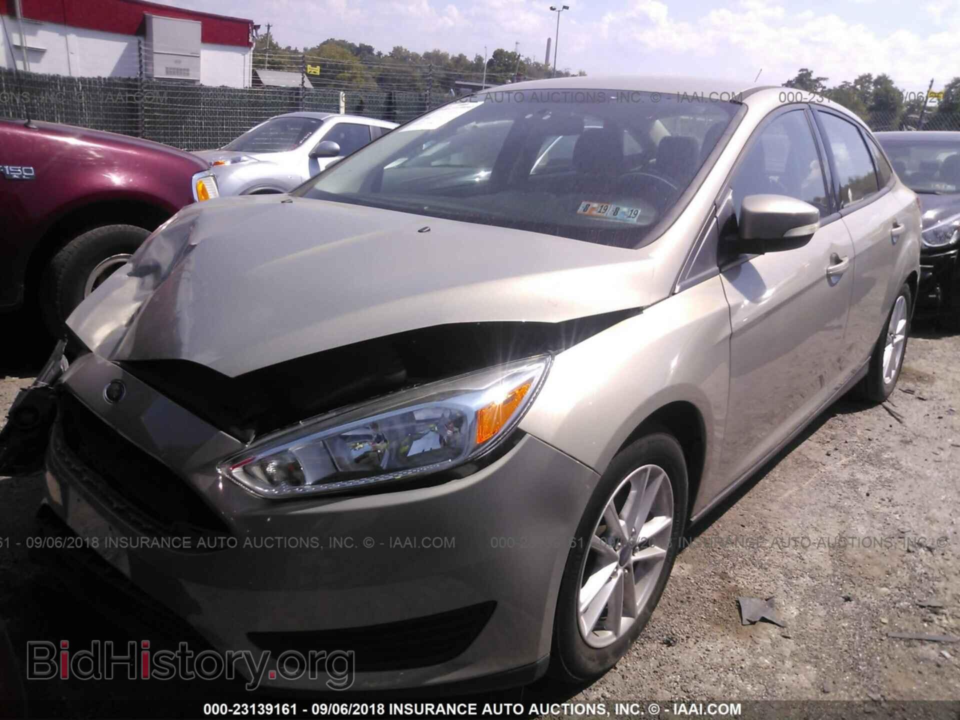 2015 Ford Focus - VIN: 1FADP3F24FL208659 - Photo 2