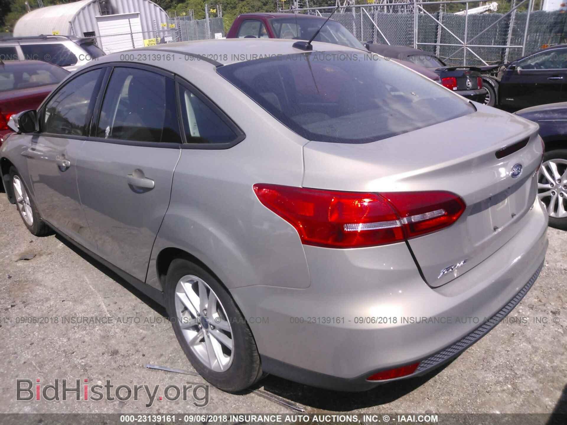 2015 Ford Focus - VIN: 1FADP3F24FL208659 - Photo 3