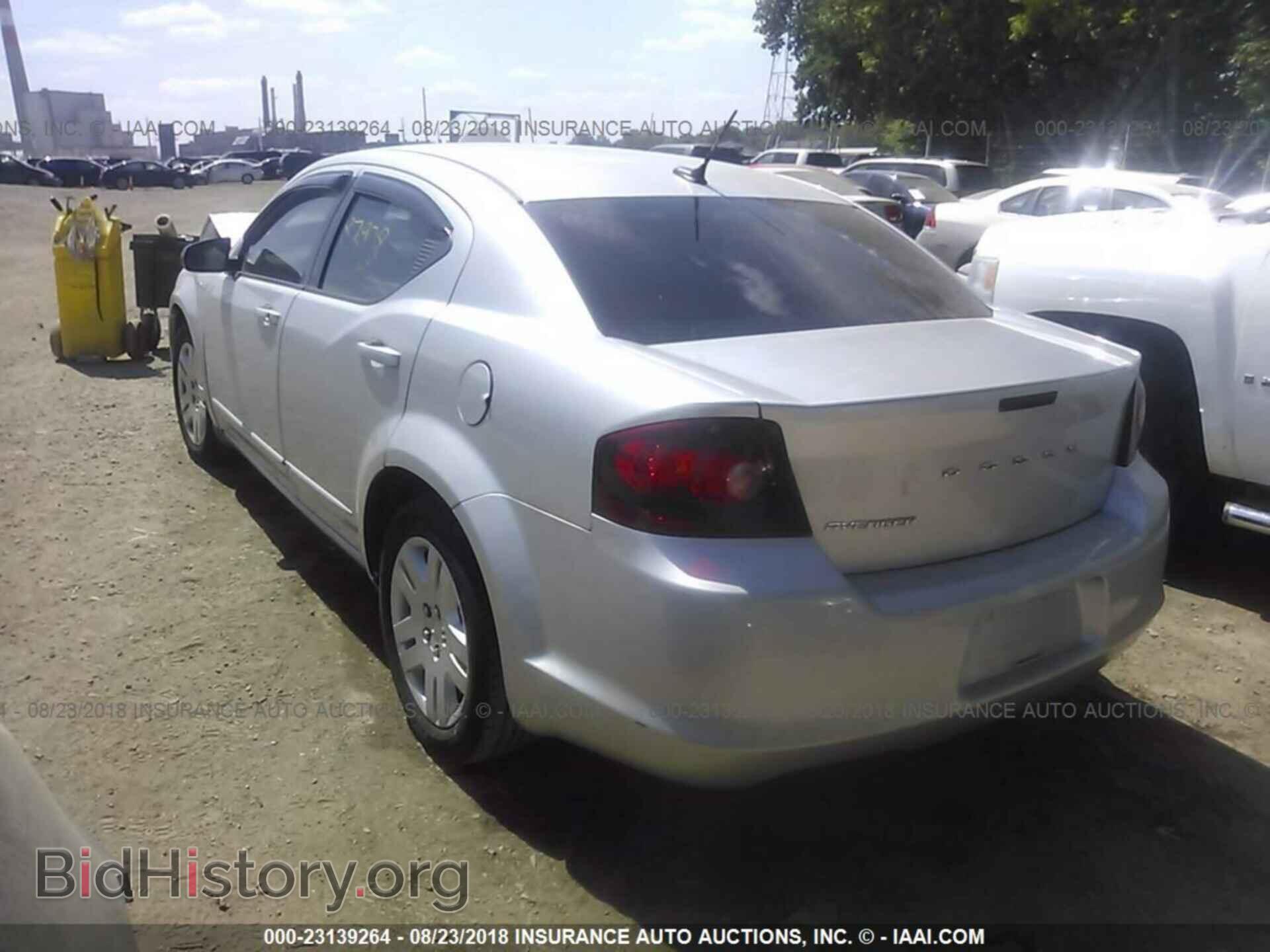 2011 Dodge Avenger - VIN: 1B3BD4FB1BN586812 - Photo 3