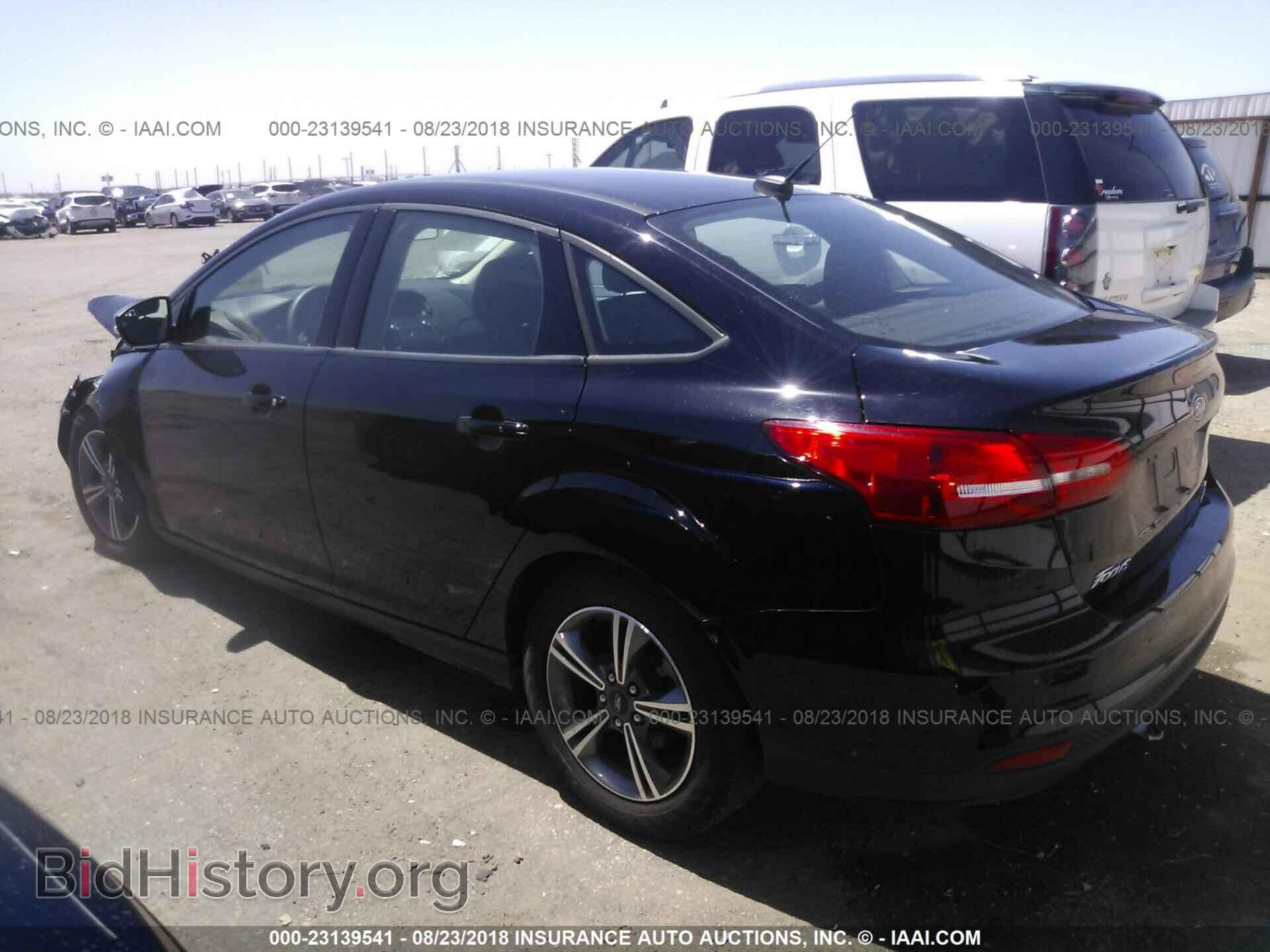 2016 Ford Focus - VIN: 1FADP3FE6GL297016 - Photo 3