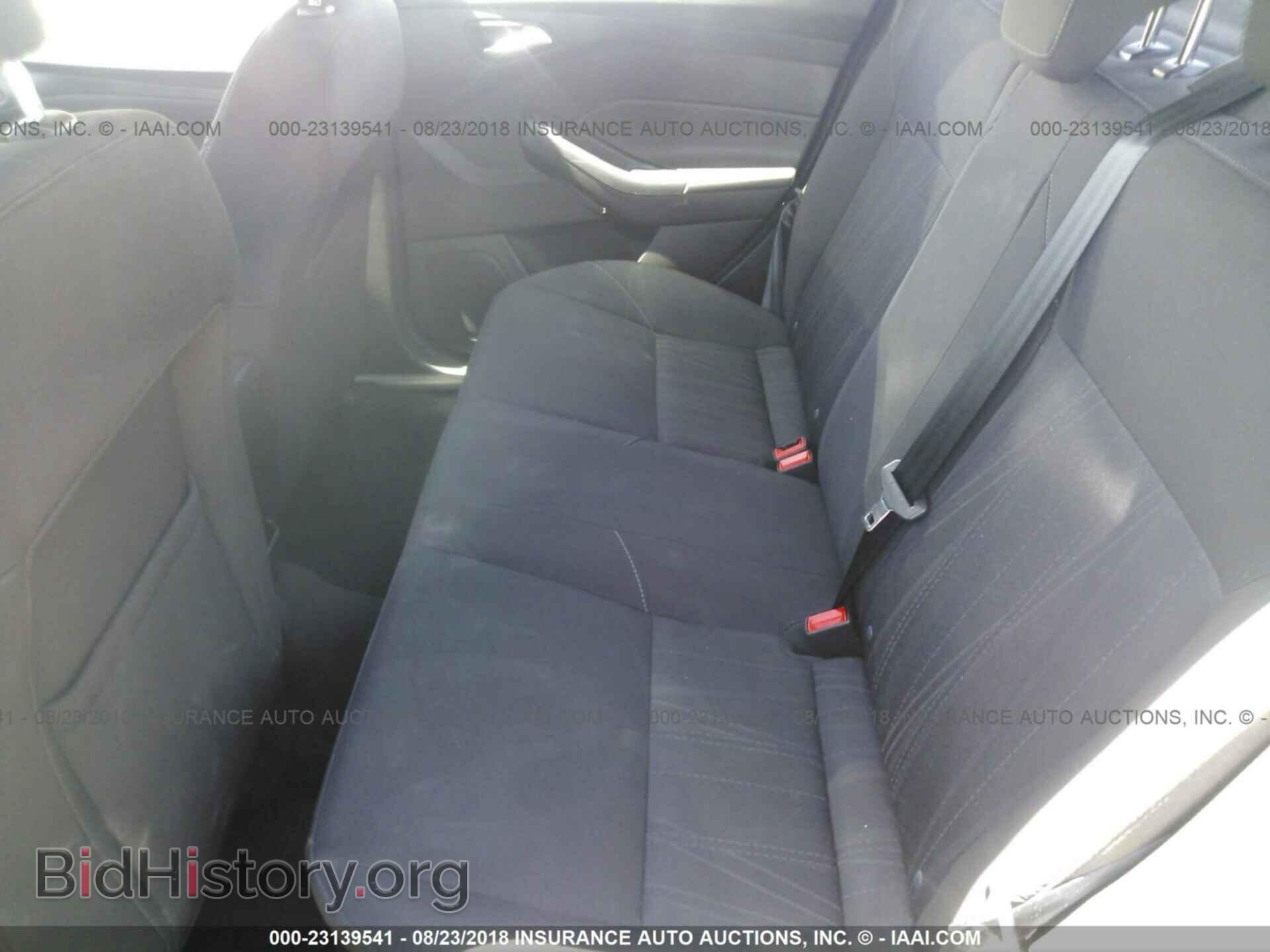 2016 Ford Focus - VIN: 1FADP3FE6GL297016 - Photo 8