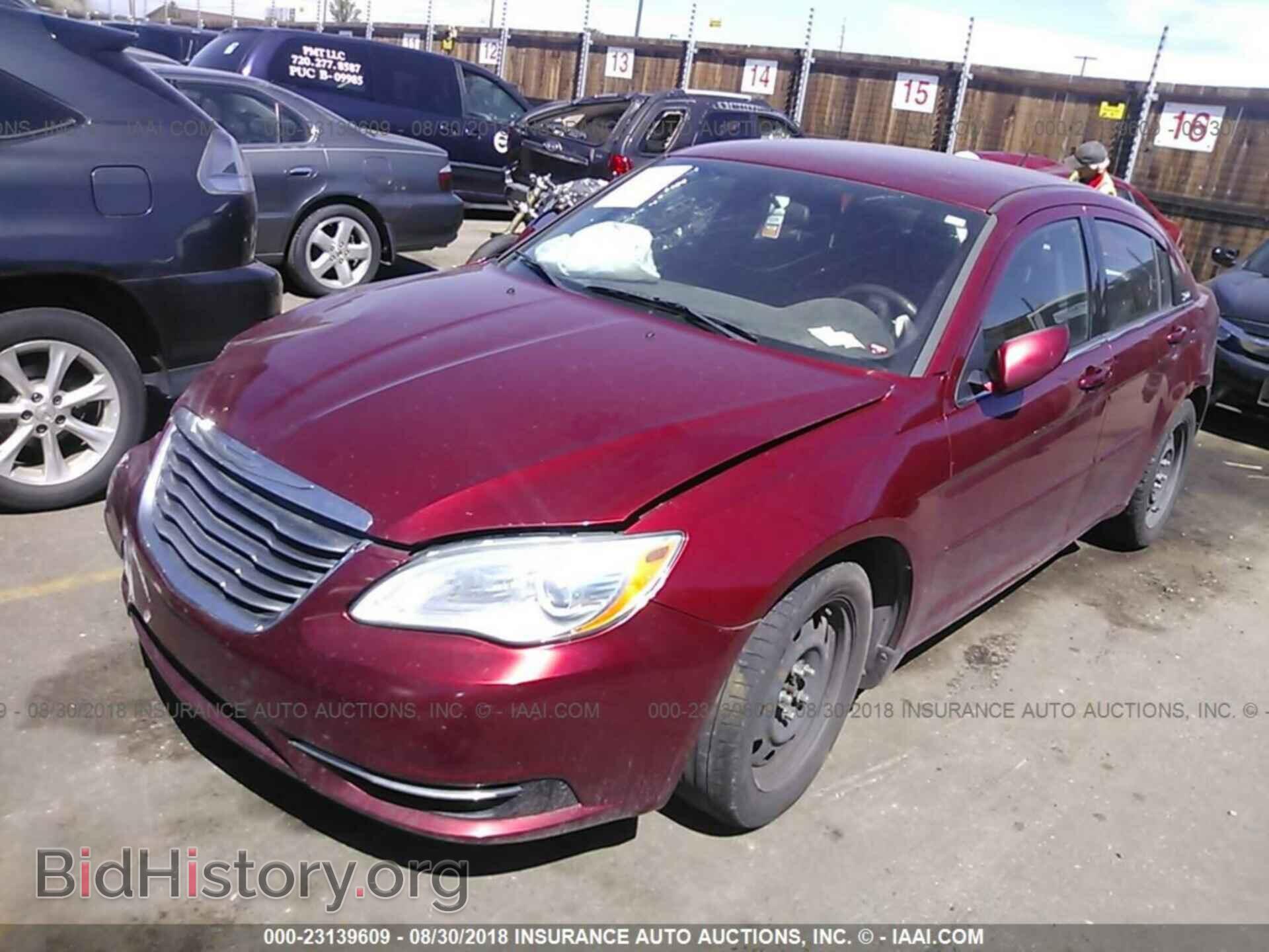 2013 Chrysler 200 - VIN: 1C3CCBAB6DN604553 - Фото 2
