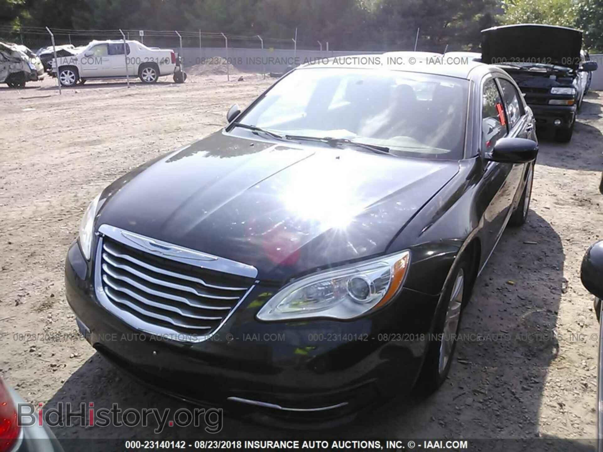 2012 Chrysler 200 - VIN: 1C3CCBBB8CN267638 - Фото 2