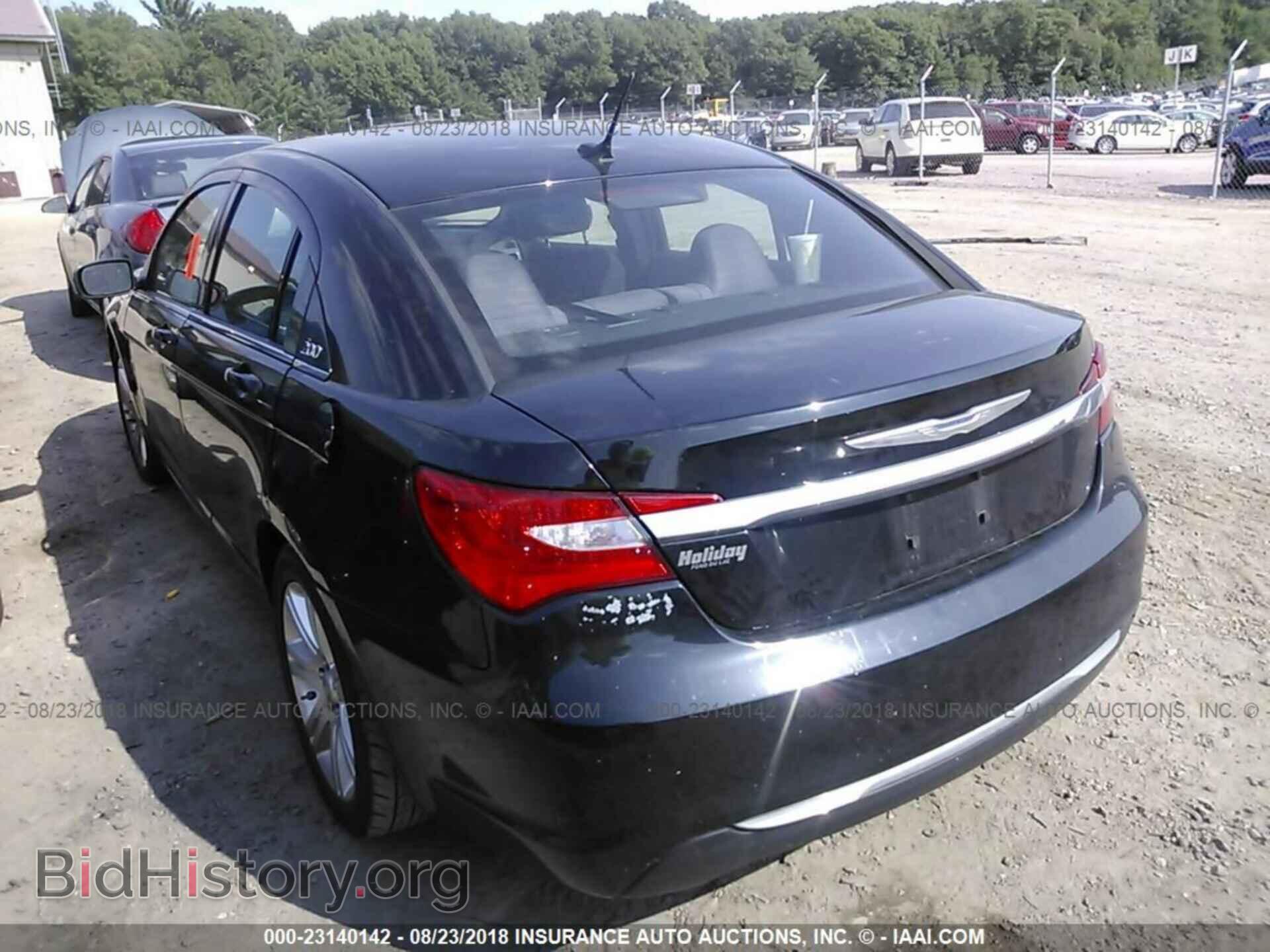 2012 Chrysler 200 - VIN: 1C3CCBBB8CN267638 - Фото 3