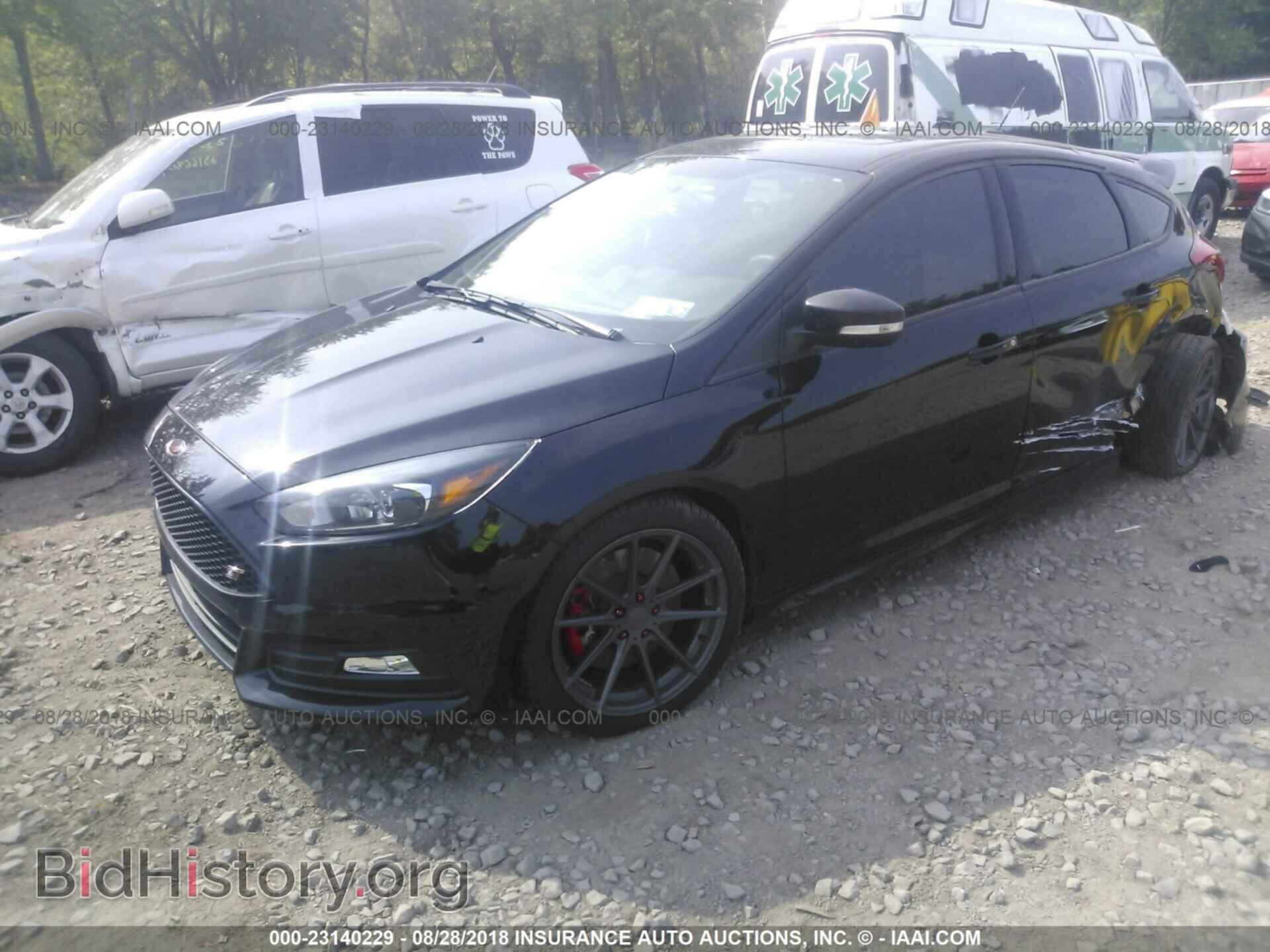 2017 Ford Focus - VIN: 1FADP3L91HL281248 - Photo 2