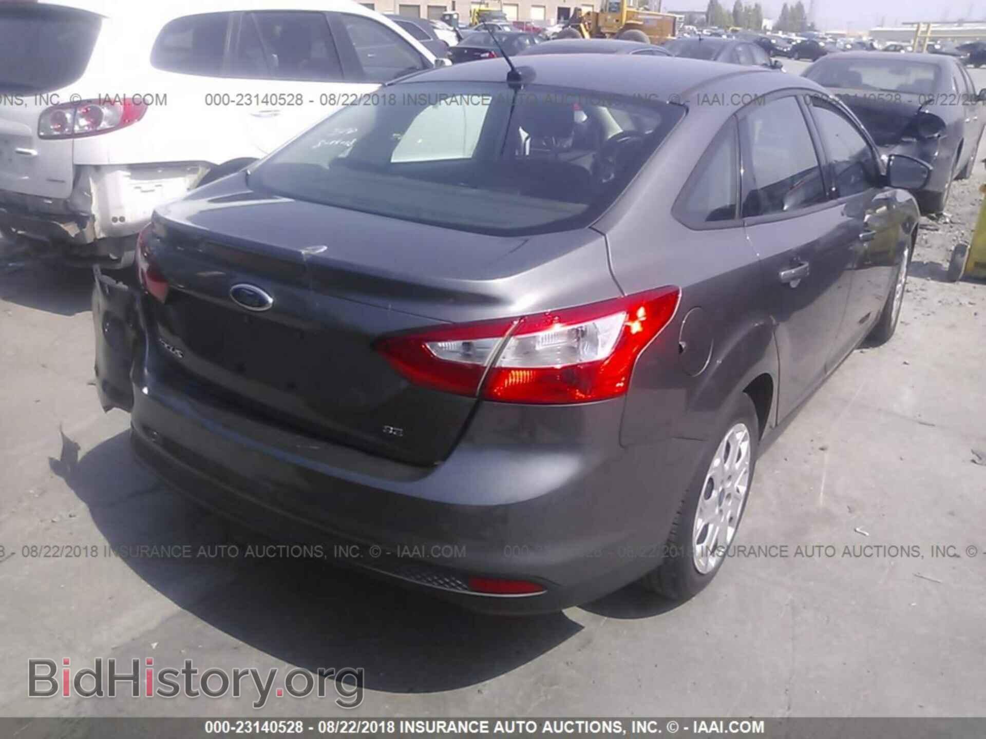 2012 Ford Focus - VIN: 1FAHP3F23CL237289 - Photo 4