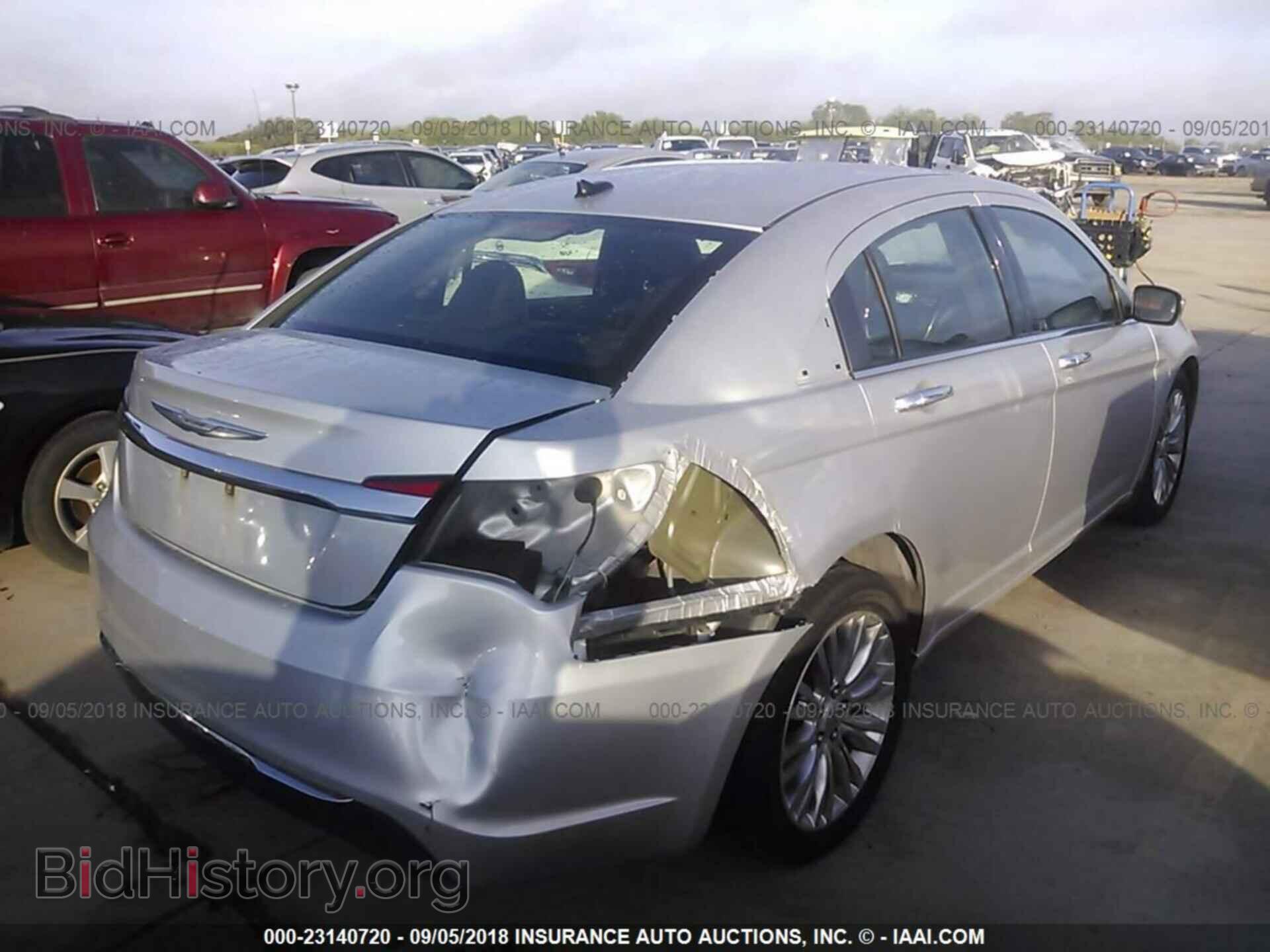 2012 Chrysler 200 - VIN: 1C3CCBCGXCN175229 - Photo 4