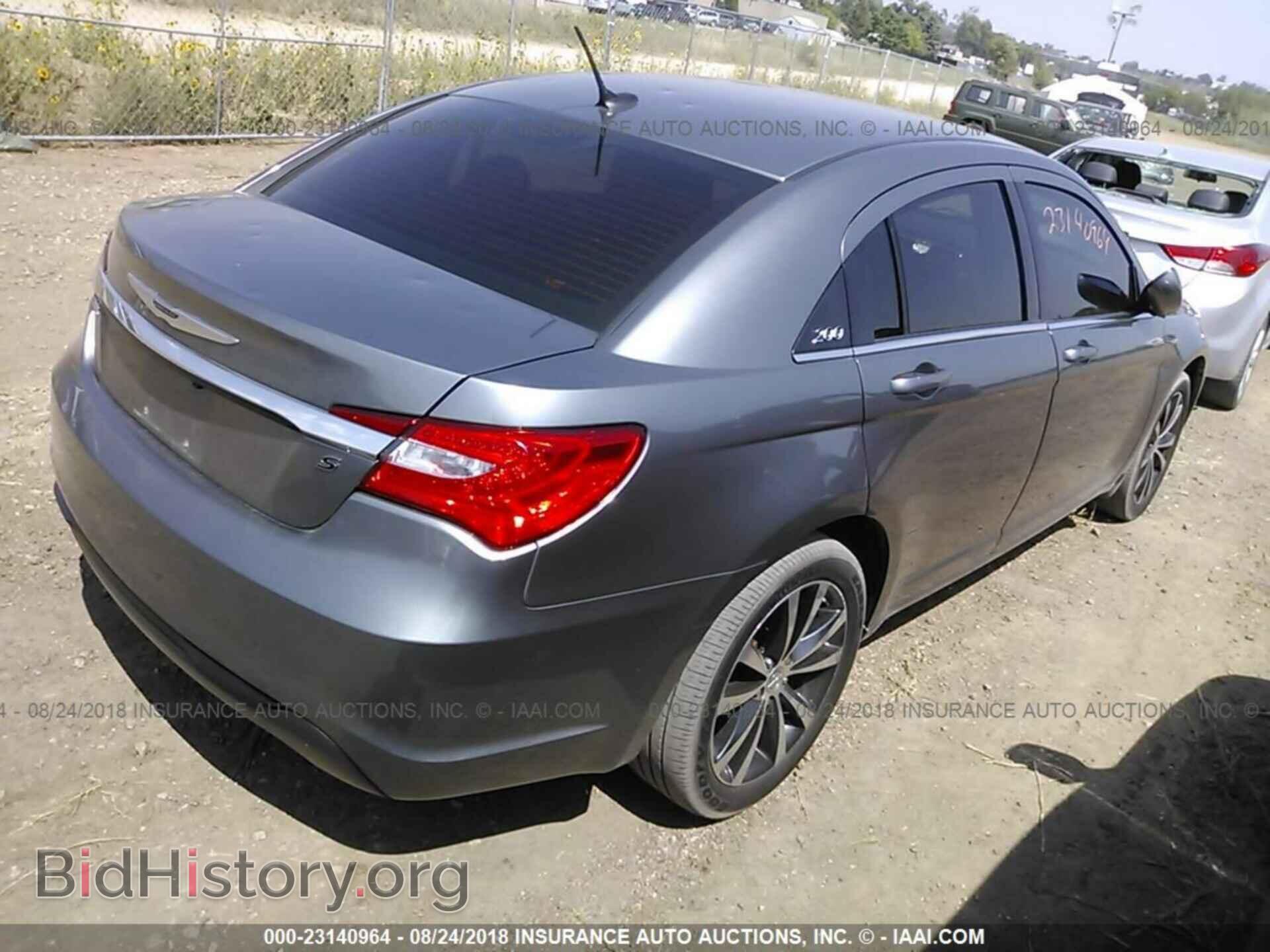 2013 Chrysler 200 - VIN: 1C3CCBBB5DN571124 - Фото 4
