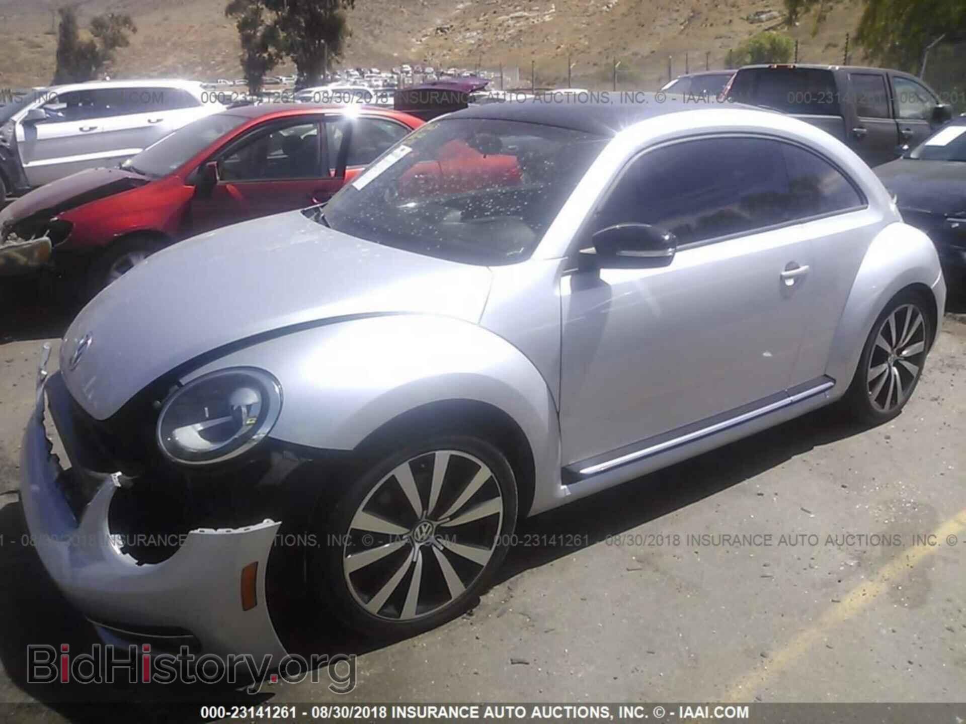 2012 Volkswagen Beetle - VIN: 3VWVA7AT4CM651277 - Фото 2