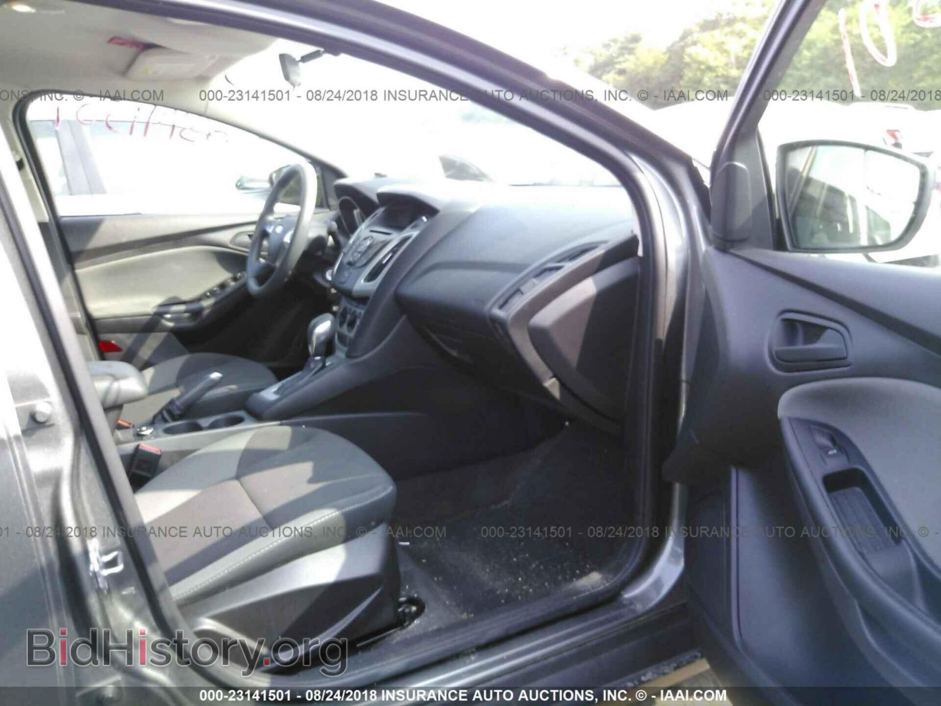 2012 Ford Focus - VIN: 1FAHP3F20CL218991 - Photo 5