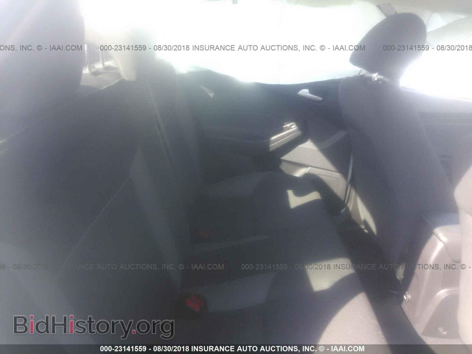 2014 Ford Focus - VIN: 1FADP3F27EL369098 - Photo 8