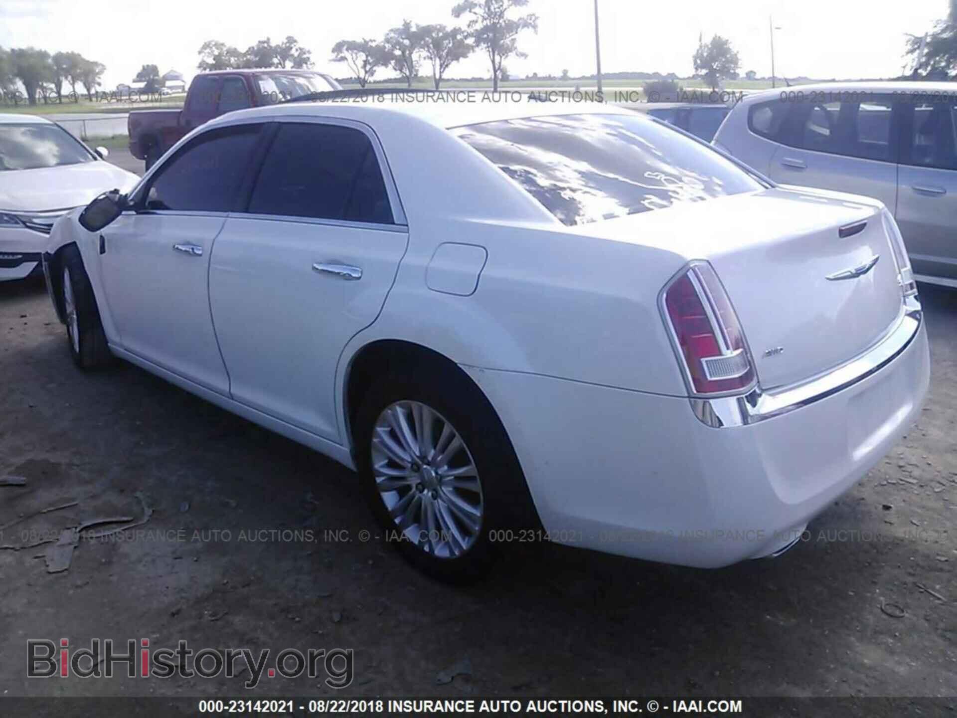 2012 Chrysler 300c - VIN: 2C3CCAKT0CH147568 - Фото 3