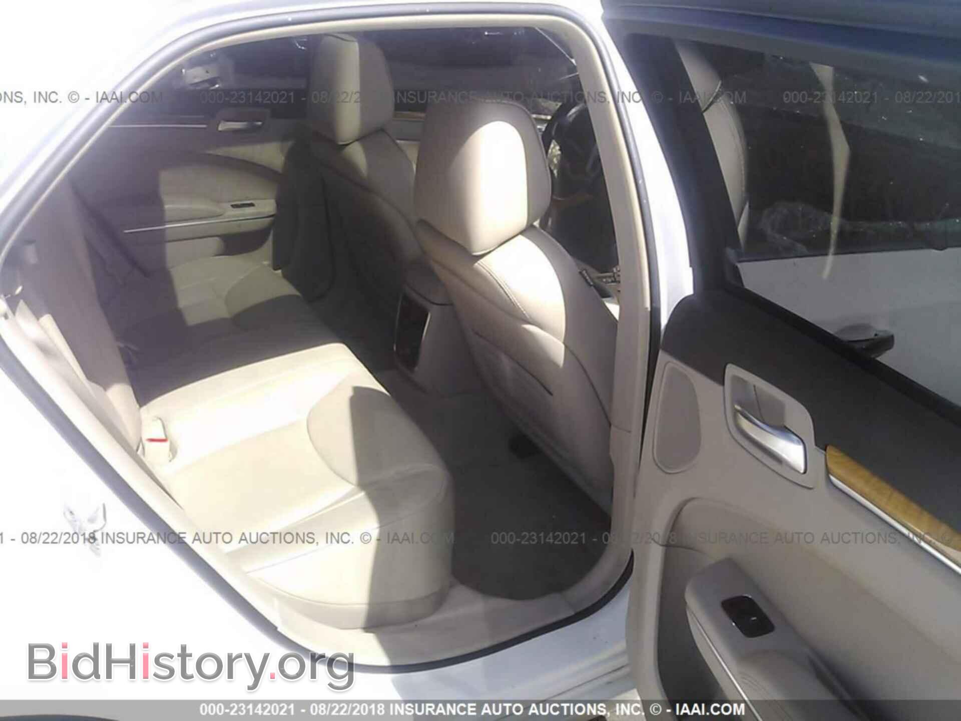 2012 Chrysler 300c - VIN: 2C3CCAKT0CH147568 - Фото 8