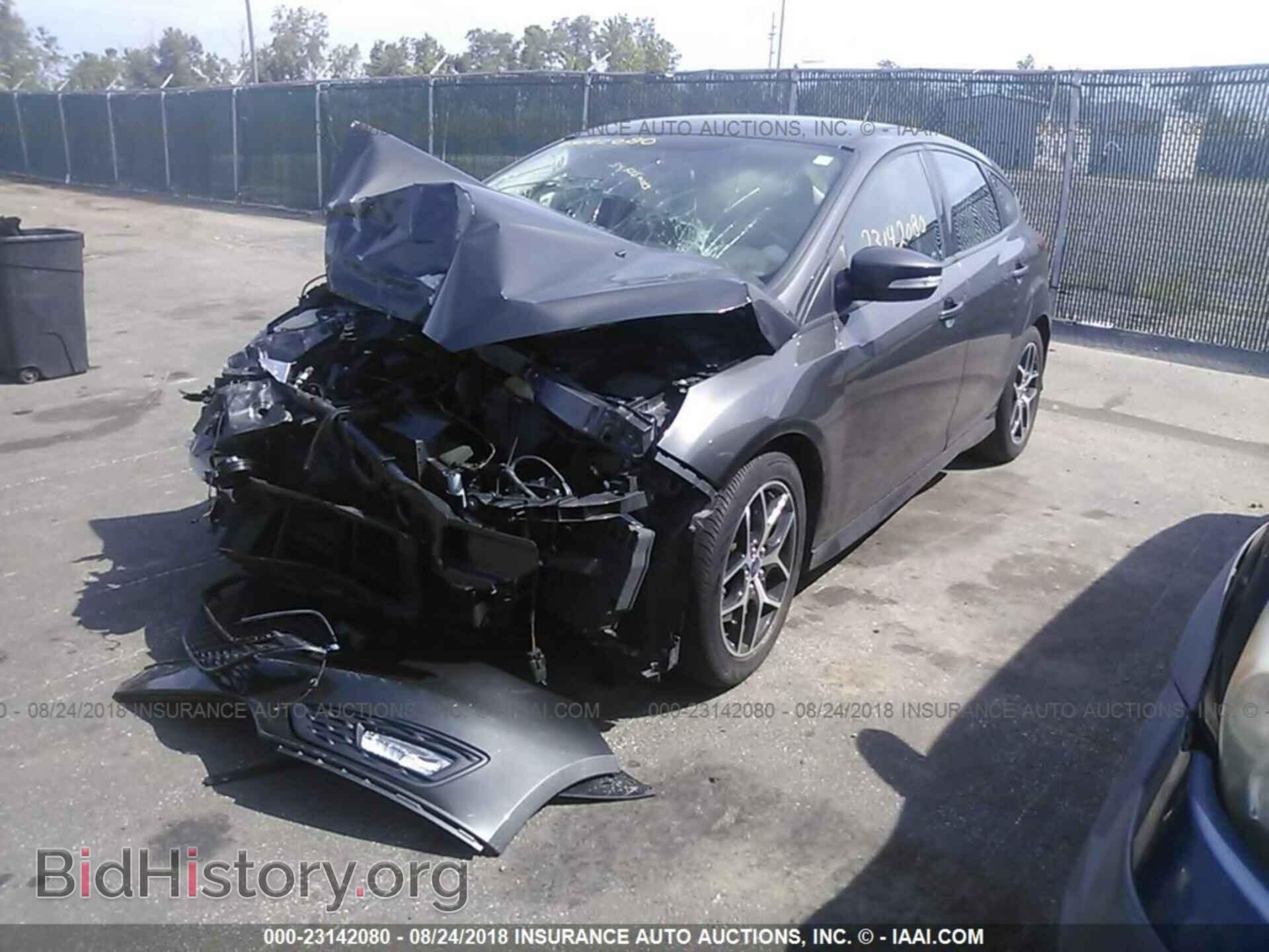 2016 Ford Focus - VIN: 1FADP3K22GL371768 - Фото 2