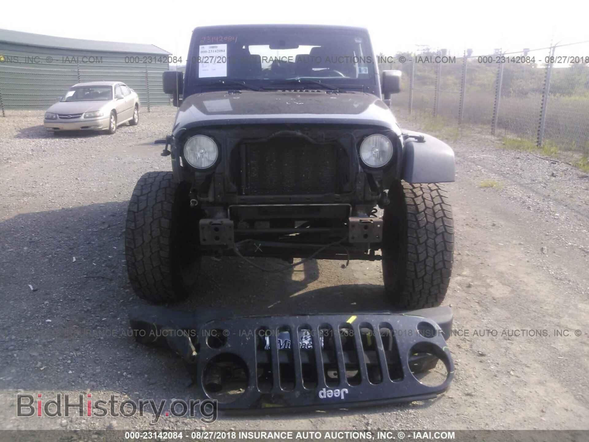 2011 Jeep Wrangler - VIN: 1J4AA2D15BL531612 - Фото 6