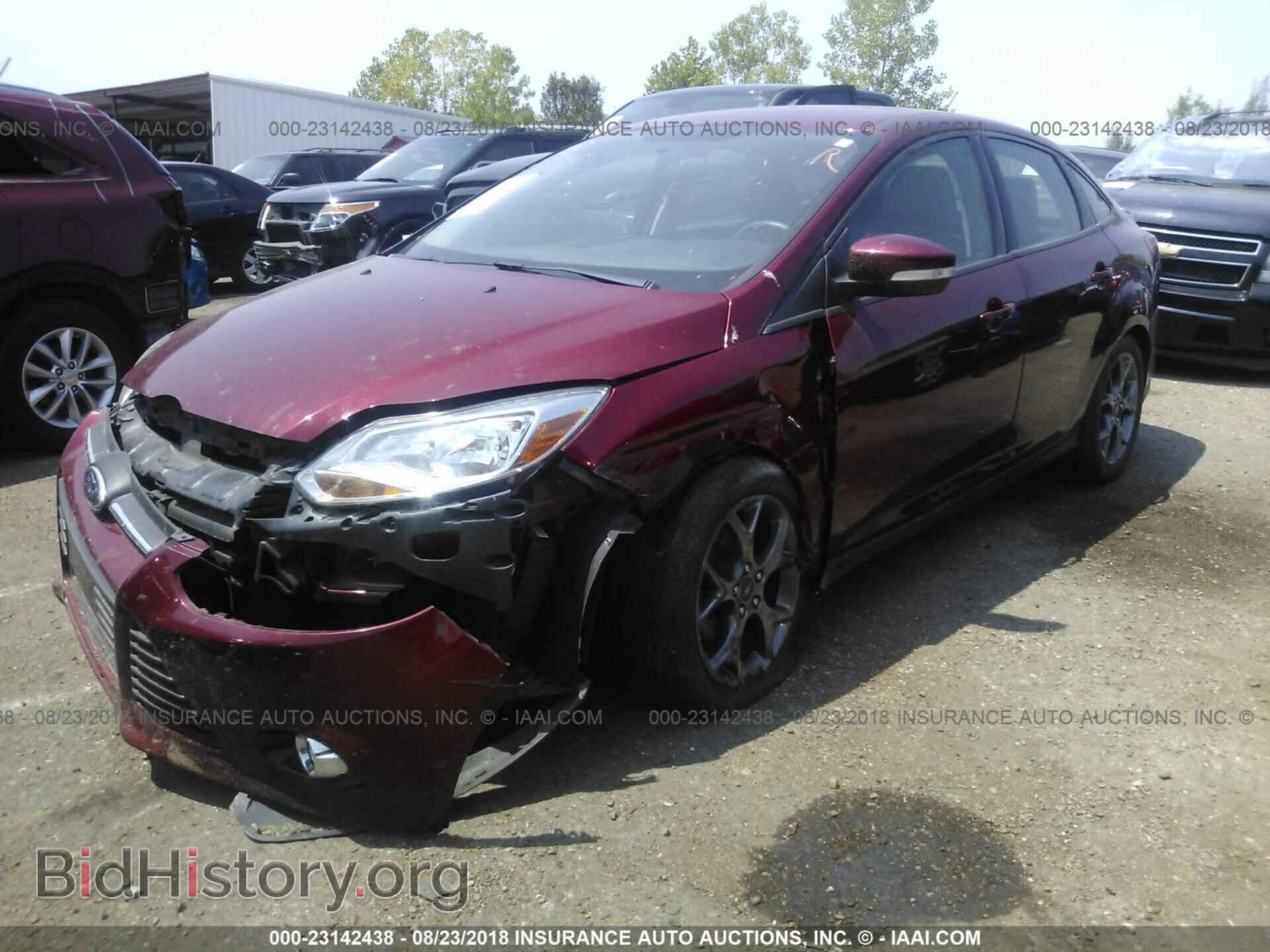 2014 Ford Focus - VIN: 1FADP3F2XEL251854 - Photo 2