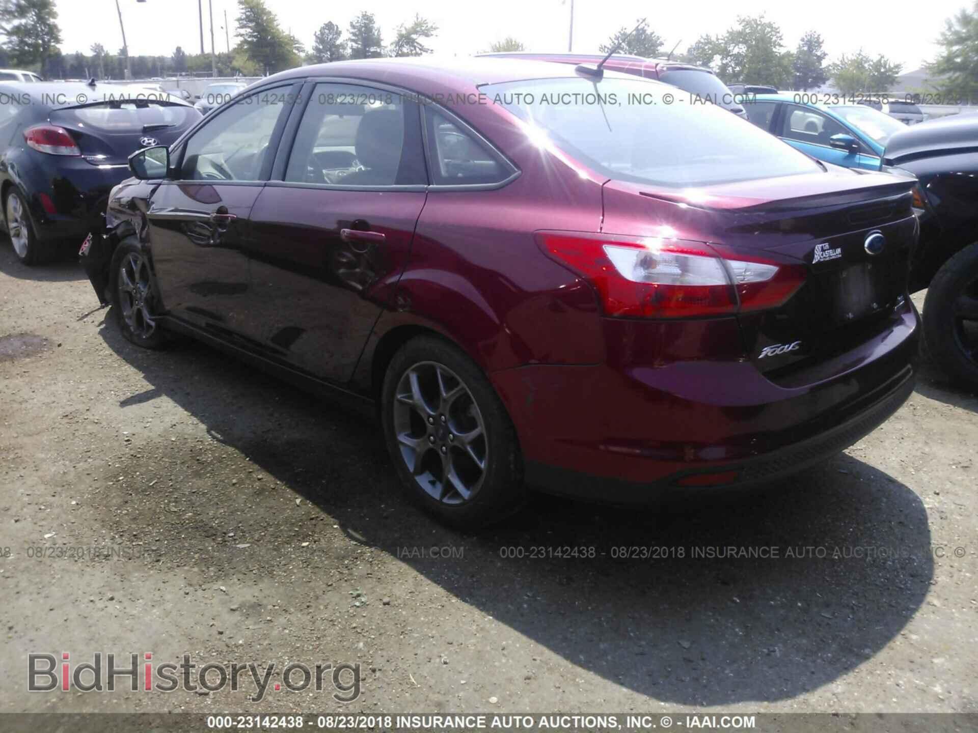 2014 Ford Focus - VIN: 1FADP3F2XEL251854 - Photo 3