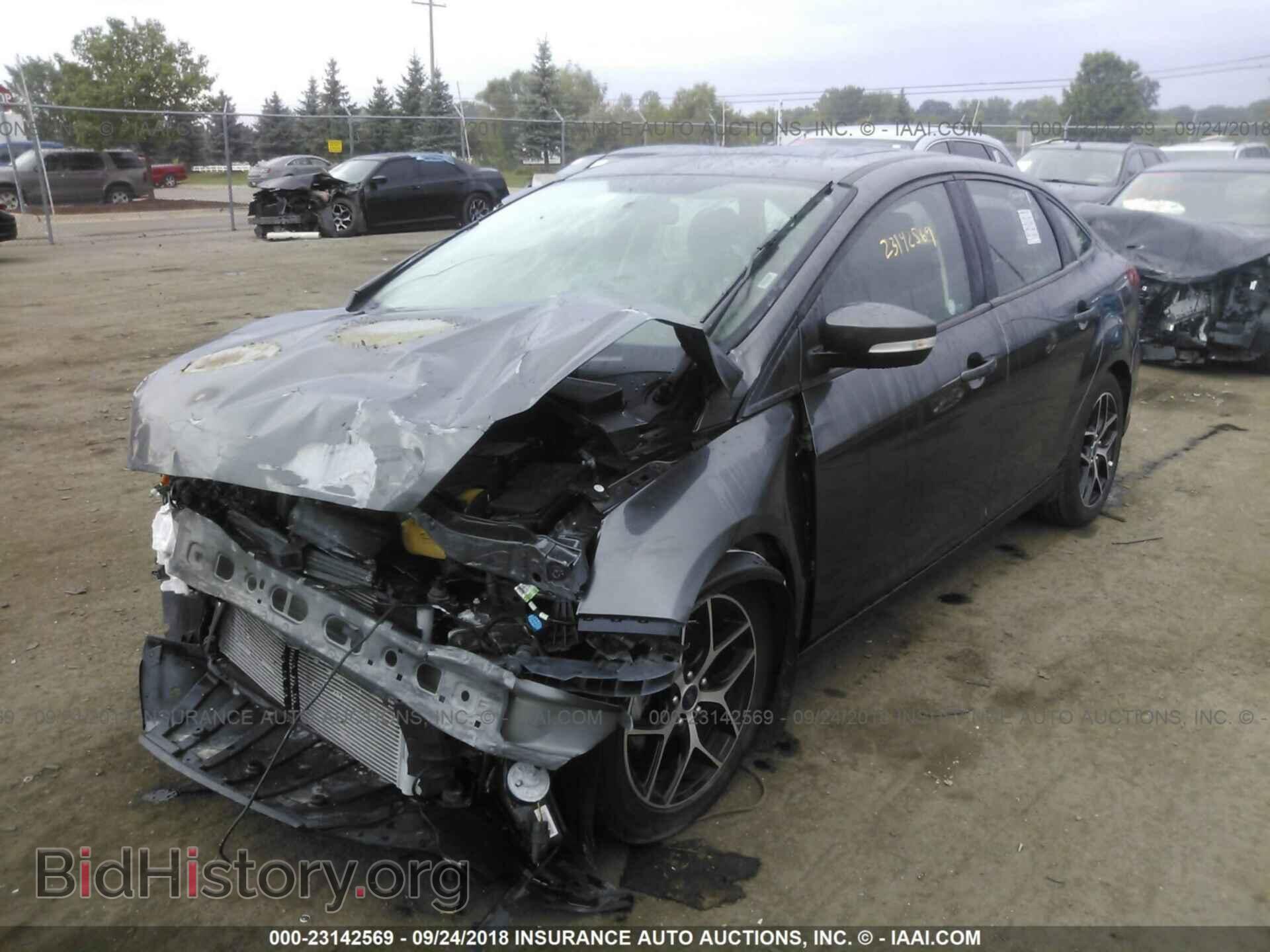 2017 Ford Focus - VIN: 1FADP3H23HL248389 - Фото 2