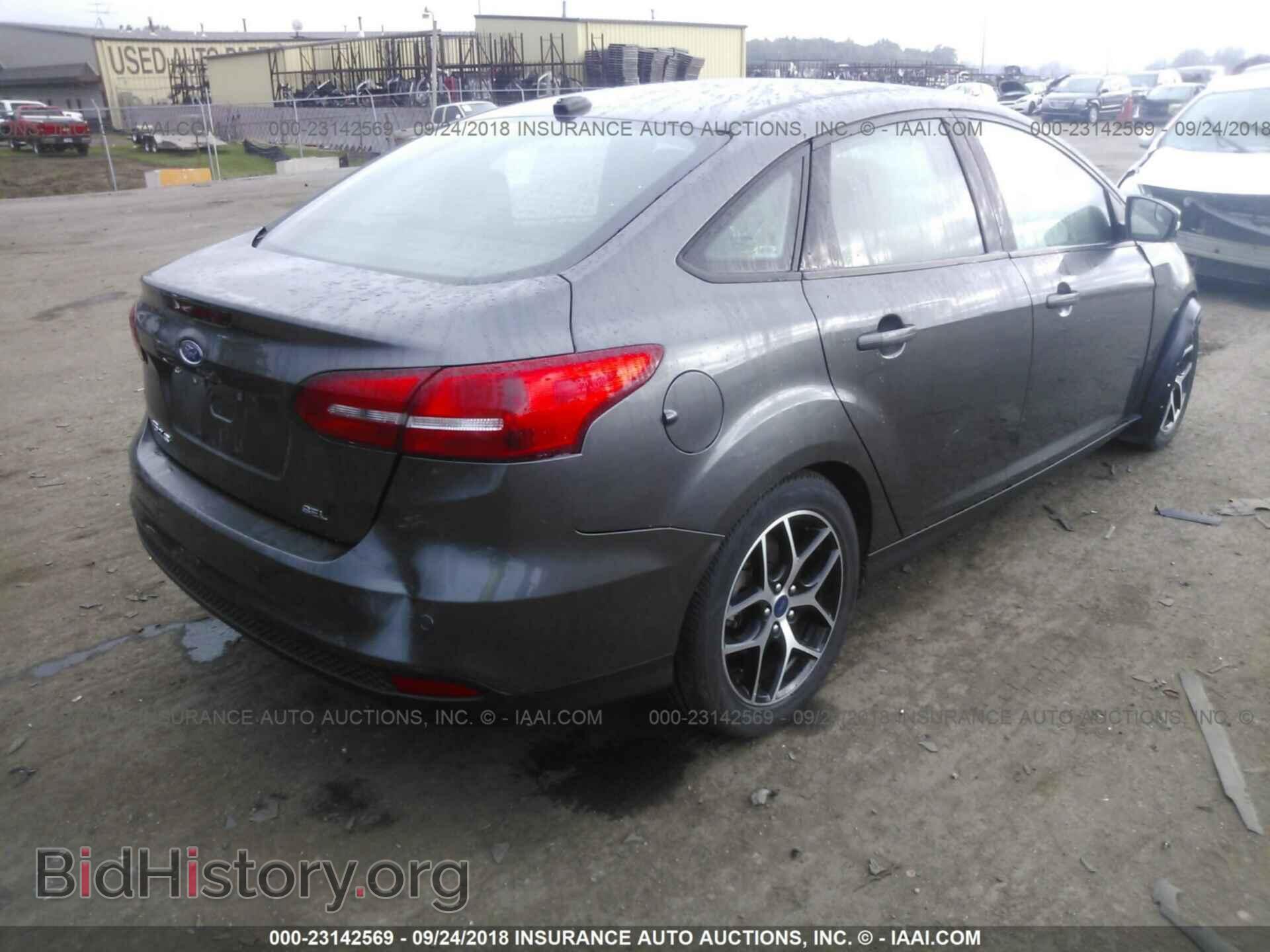 2017 Ford Focus - VIN: 1FADP3H23HL248389 - Фото 4