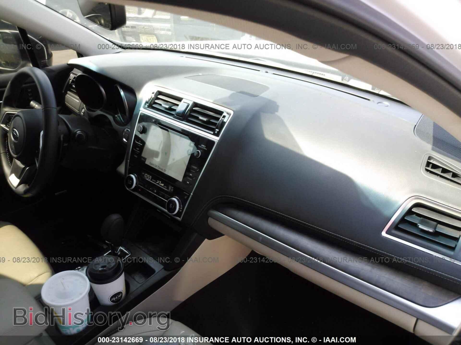 2018 Subaru Outback - VIN: 4S4BSANC3J3297322 - Фото 5