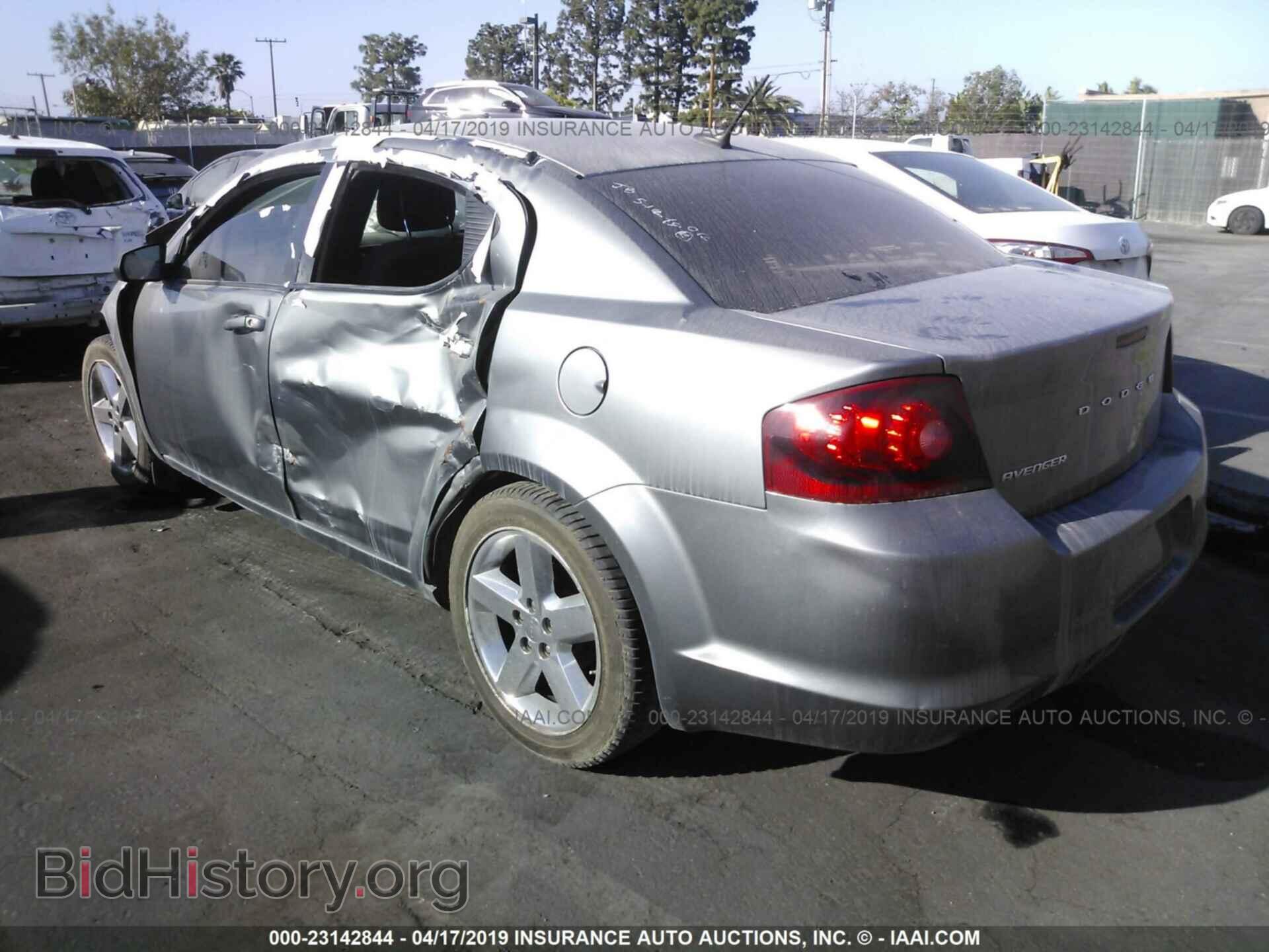 2011 DODGE AVENGER - VIN: 1B3BD4FB5BN588529 - Фото 3