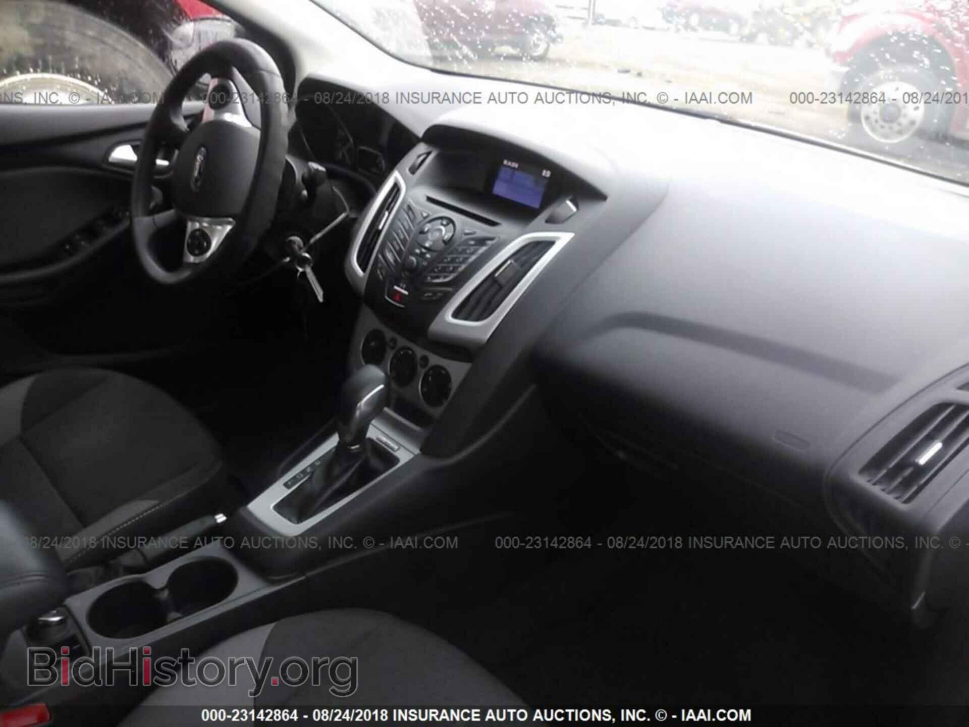 2014 Ford Focus - VIN: 1FADP3F2XEL356149 - Photo 5