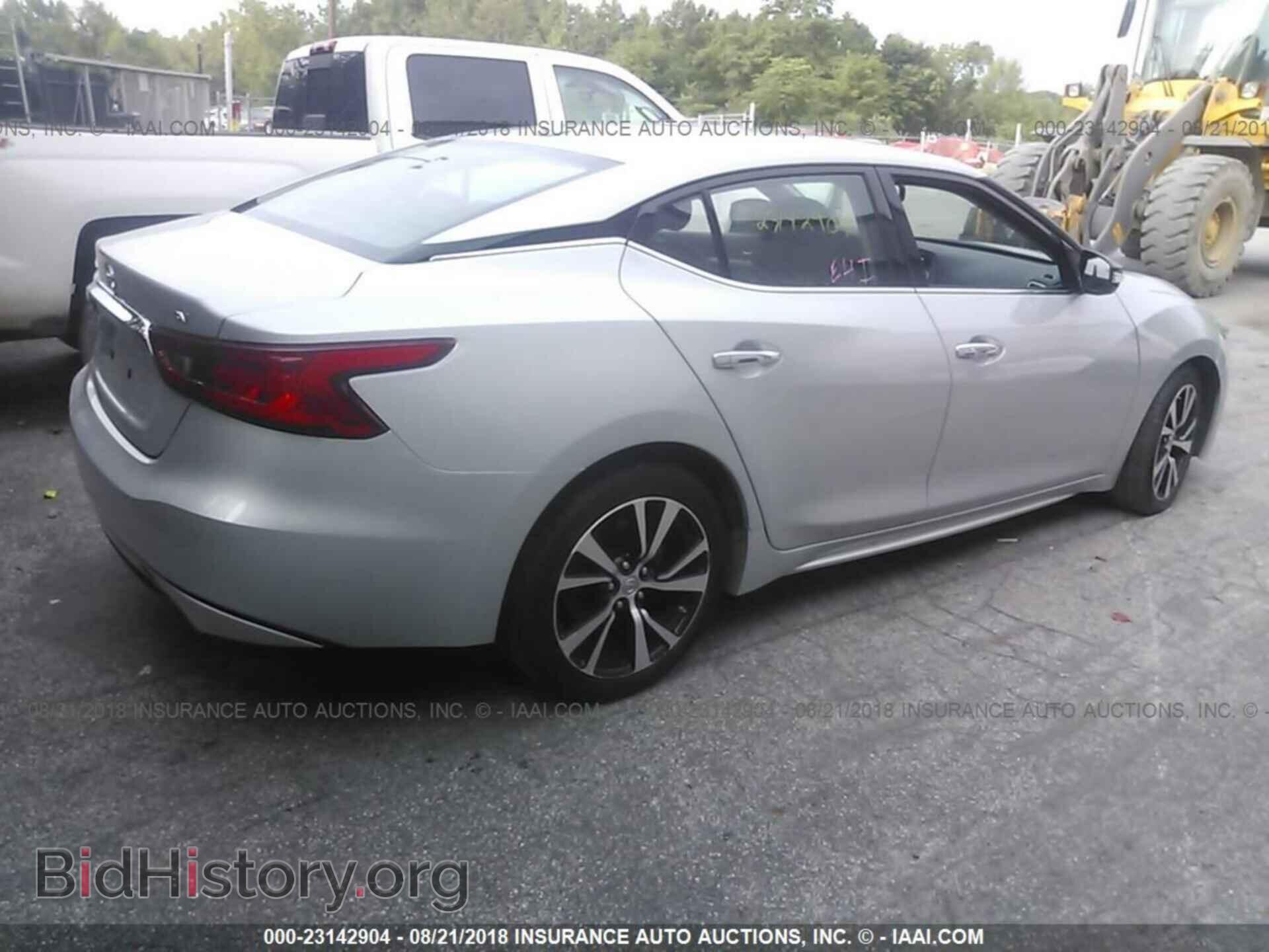 2017 Nissan Maxima - VIN: 1N4AA6AP1HC445752 - Photo 4