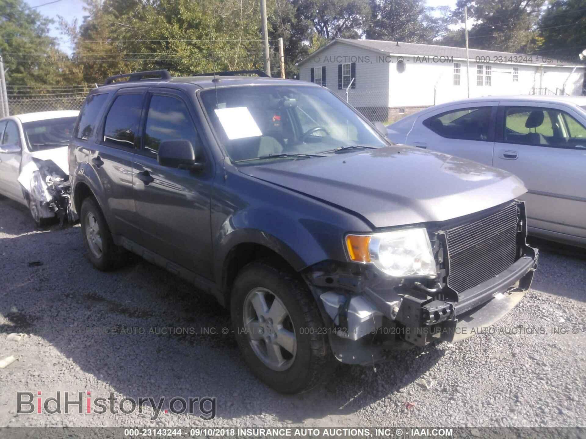 Photo 1FMCU9DG2BKA87304 - Ford Escape 2011