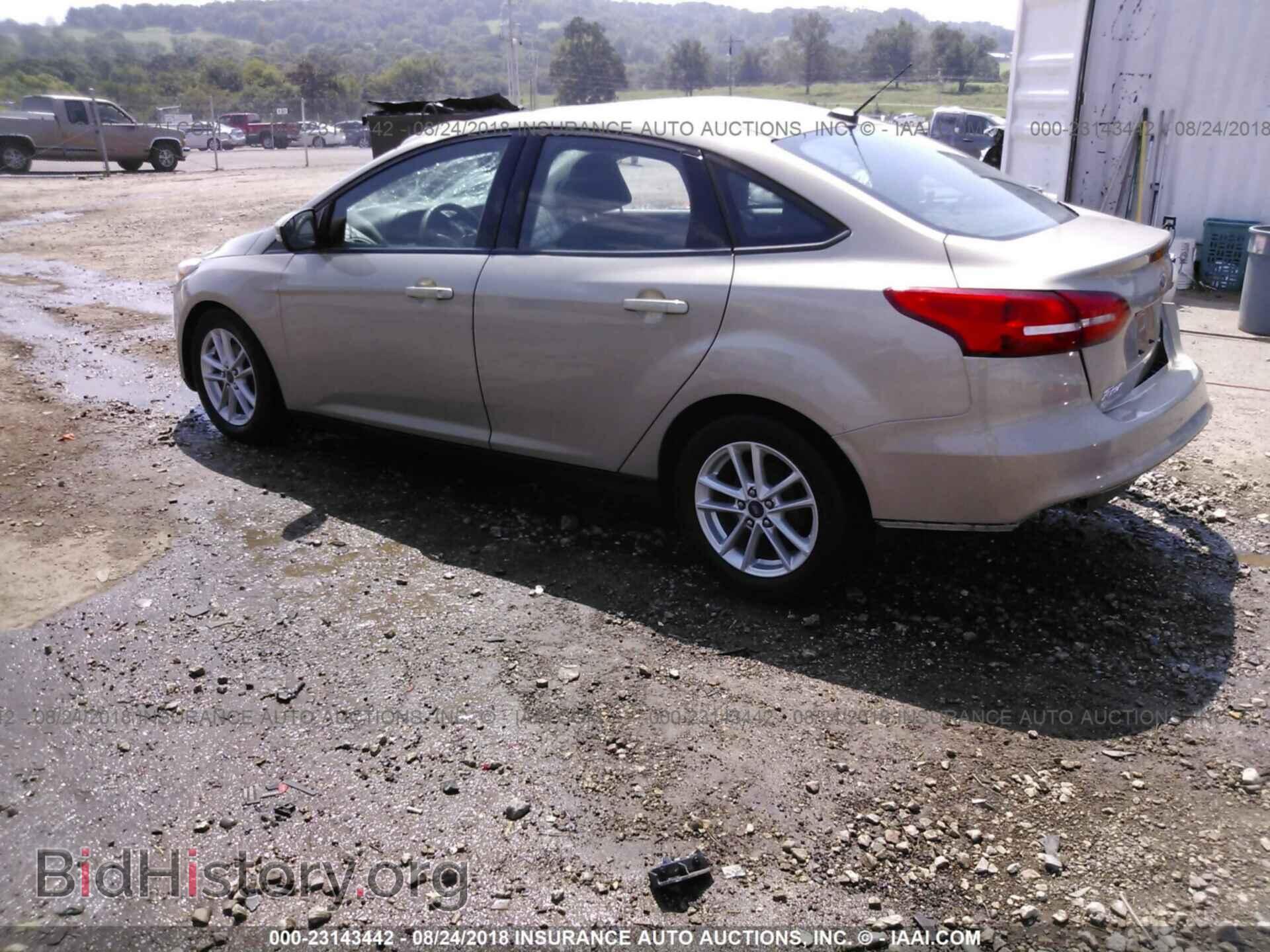 2015 Ford Focus - VIN: 1FADP3F23FL317078 - Photo 3