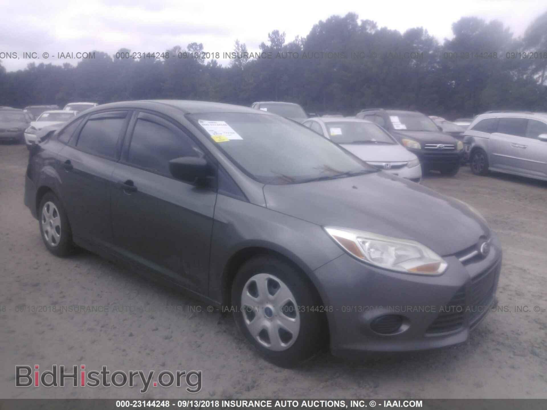 Photo 1FAHP3E29CL303605 - Ford Focus 2012